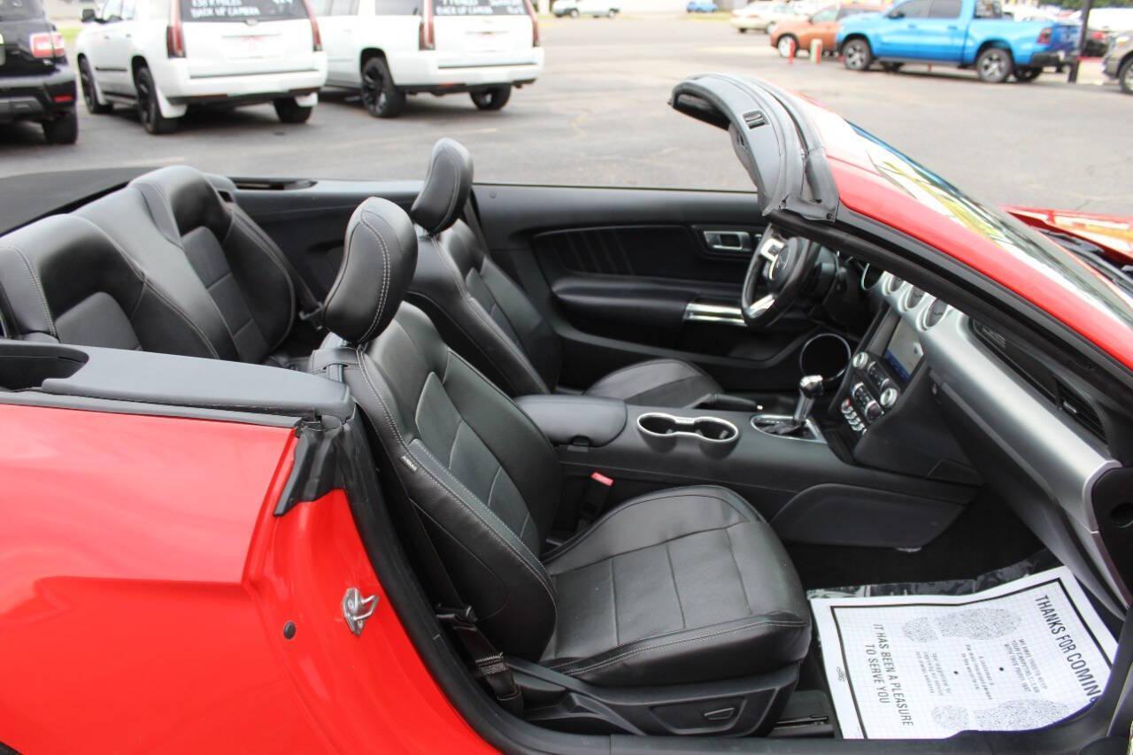 2020 Red Ford Mustang EcoBoost Premium Convertible (1FATP8UH4L5) with an 2.3L L4 DOHC 16V engine, Automatic 10-Speed transmission, located at 4301 NW 39th , Oklahoma City, OK, 73112, (405) 949-5600, 35.512135, -97.598671 - NO DRIVERS LICENSE - NO FULL COVERAGE INSURANCE - NO CREDIT CHECK. COME ON OVER TO SUPERSPORTS AND TAKE A LOOK AND TEST DRIVE PLEASE GIVE US A CALL AT (405) 949-5600. NO LICENCIA DE MANEJAR - NO SEGURO DE COBERTURA TOTAL - NO VERIFICACION DE CREDITO. POR FAVOR VENGAN A SUPERSPORTS, ECHE U - Photo#24