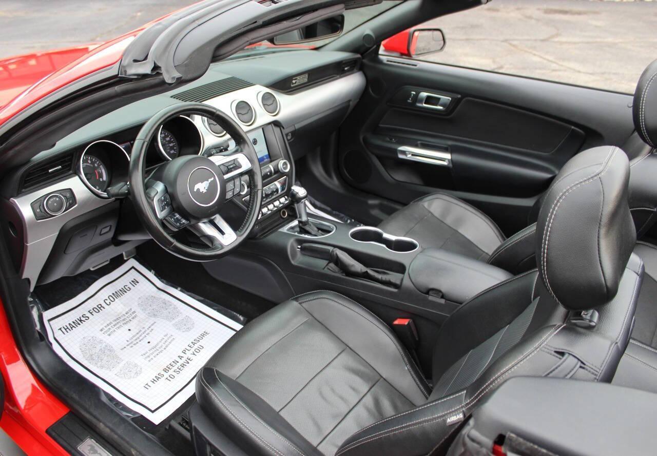 2020 Red Ford Mustang EcoBoost Premium Convertible (1FATP8UH4L5) with an 2.3L L4 DOHC 16V engine, Automatic 10-Speed transmission, located at 4301 NW 39th , Oklahoma City, OK, 73112, (405) 949-5600, 35.512135, -97.598671 - NO DRIVERS LICENSE - NO FULL COVERAGE INSURANCE - NO CREDIT CHECK. COME ON OVER TO SUPERSPORTS AND TAKE A LOOK AND TEST DRIVE PLEASE GIVE US A CALL AT (405) 949-5600. NO LICENCIA DE MANEJAR - NO SEGURO DE COBERTURA TOTAL - NO VERIFICACION DE CREDITO. POR FAVOR VENGAN A SUPERSPORTS, ECHE U - Photo#26
