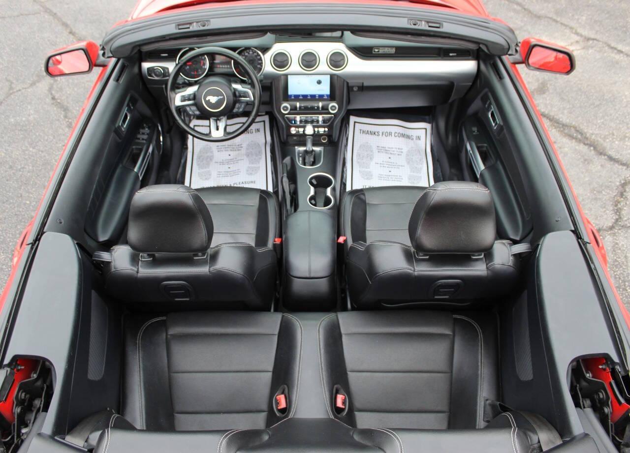 2020 Red Ford Mustang EcoBoost Premium Convertible (1FATP8UH4L5) with an 2.3L L4 DOHC 16V engine, Automatic 10-Speed transmission, located at 4301 NW 39th , Oklahoma City, OK, 73112, (405) 949-5600, 35.512135, -97.598671 - NO DRIVERS LICENSE - NO FULL COVERAGE INSURANCE - NO CREDIT CHECK. COME ON OVER TO SUPERSPORTS AND TAKE A LOOK AND TEST DRIVE PLEASE GIVE US A CALL AT (405) 949-5600. NO LICENCIA DE MANEJAR - NO SEGURO DE COBERTURA TOTAL - NO VERIFICACION DE CREDITO. POR FAVOR VENGAN A SUPERSPORTS, ECHE U - Photo#27