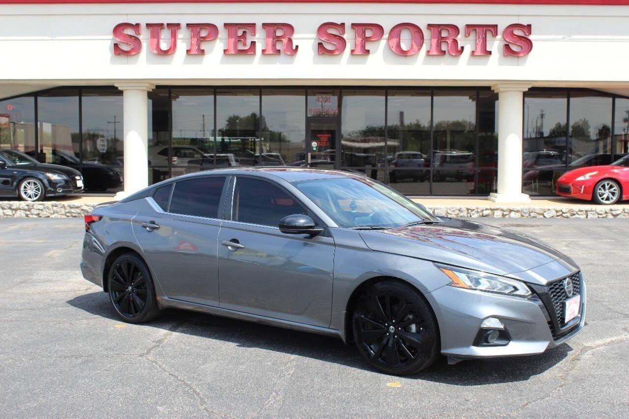 2022 Gray Nissan Altima 2.5 SR (1N4BL4CV2NN) with an 2.5L L4 DOHC 16V engine, CVT transmission, located at 4301 NW 39th , Oklahoma City, OK, 73112, (405) 949-5600, 35.512135, -97.598671 - NO DRIVERS LICENSE - NO FULL COVERAGE INSURANCE - NO CREDIT CHECK. COME ON OVER TO SUPERSPORTS AND TAKE A LOOK AND TEST DRIVE PLEASE GIVE US A CALL AT (405) 949-5600. NO LICENCIA DE MANEJAR - NO SEGURO DE COBERTURA TOTAL - NO VERIFICACION DE CREDITO. POR FAVOR VENGAN A SUPERSPORTS, ECHE U - Photo#0