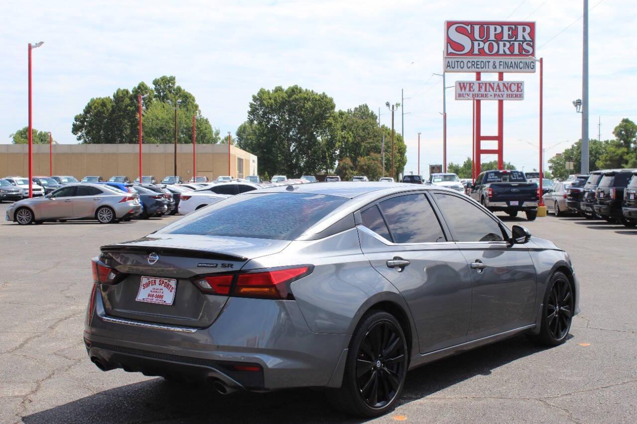 2022 Gray Nissan Altima 2.5 SR (1N4BL4CV2NN) with an 2.5L L4 DOHC 16V engine, CVT transmission, located at 4301 NW 39th , Oklahoma City, OK, 73112, (405) 949-5600, 35.512135, -97.598671 - NO DRIVERS LICENSE - NO FULL COVERAGE INSURANCE - NO CREDIT CHECK. COME ON OVER TO SUPERSPORTS AND TAKE A LOOK AND TEST DRIVE PLEASE GIVE US A CALL AT (405) 949-5600. NO LICENCIA DE MANEJAR - NO SEGURO DE COBERTURA TOTAL - NO VERIFICACION DE CREDITO. POR FAVOR VENGAN A SUPERSPORTS, ECHE U - Photo#3