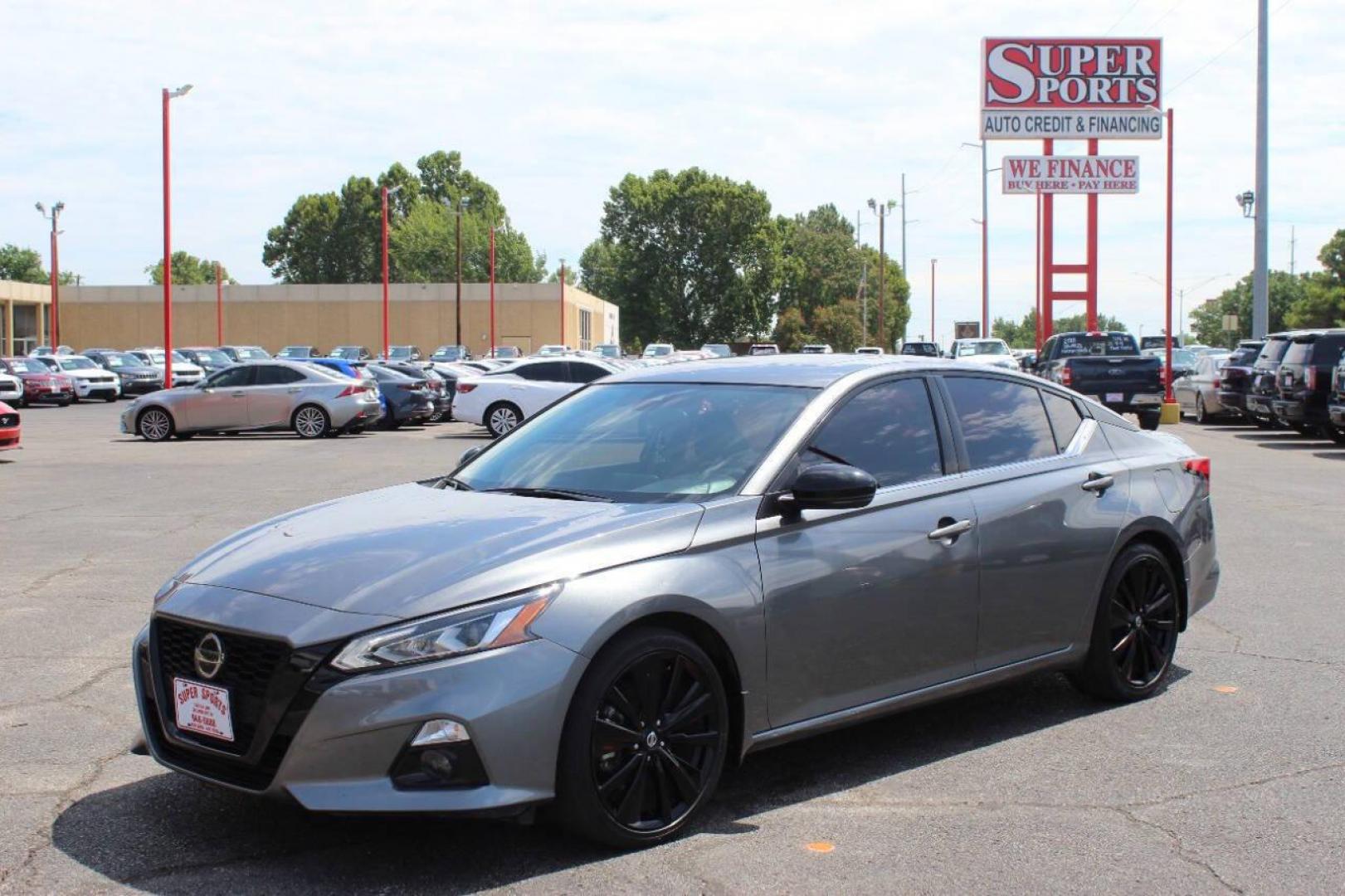 2022 Gray Nissan Altima 2.5 SR (1N4BL4CV2NN) with an 2.5L L4 DOHC 16V engine, CVT transmission, located at 4301 NW 39th , Oklahoma City, OK, 73112, (405) 949-5600, 35.512135, -97.598671 - NO DRIVERS LICENSE - NO FULL COVERAGE INSURANCE - NO CREDIT CHECK. COME ON OVER TO SUPERSPORTS AND TAKE A LOOK AND TEST DRIVE PLEASE GIVE US A CALL AT (405) 949-5600. NO LICENCIA DE MANEJAR - NO SEGURO DE COBERTURA TOTAL - NO VERIFICACION DE CREDITO. POR FAVOR VENGAN A SUPERSPORTS, ECHE U - Photo#7