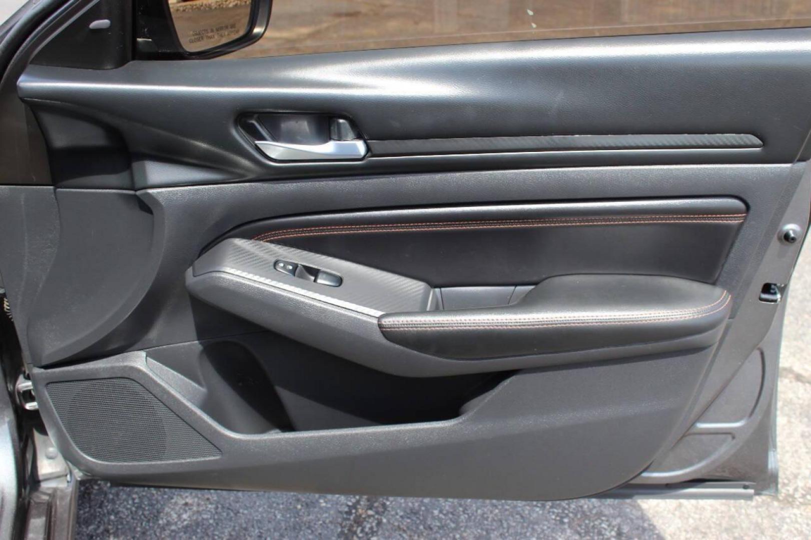 2022 Gray Nissan Altima 2.5 SR (1N4BL4CV2NN) with an 2.5L L4 DOHC 16V engine, CVT transmission, located at 4301 NW 39th , Oklahoma City, OK, 73112, (405) 949-5600, 35.512135, -97.598671 - NO DRIVERS LICENSE - NO FULL COVERAGE INSURANCE - NO CREDIT CHECK. COME ON OVER TO SUPERSPORTS AND TAKE A LOOK AND TEST DRIVE PLEASE GIVE US A CALL AT (405) 949-5600. NO LICENCIA DE MANEJAR - NO SEGURO DE COBERTURA TOTAL - NO VERIFICACION DE CREDITO. POR FAVOR VENGAN A SUPERSPORTS, ECHE U - Photo#10