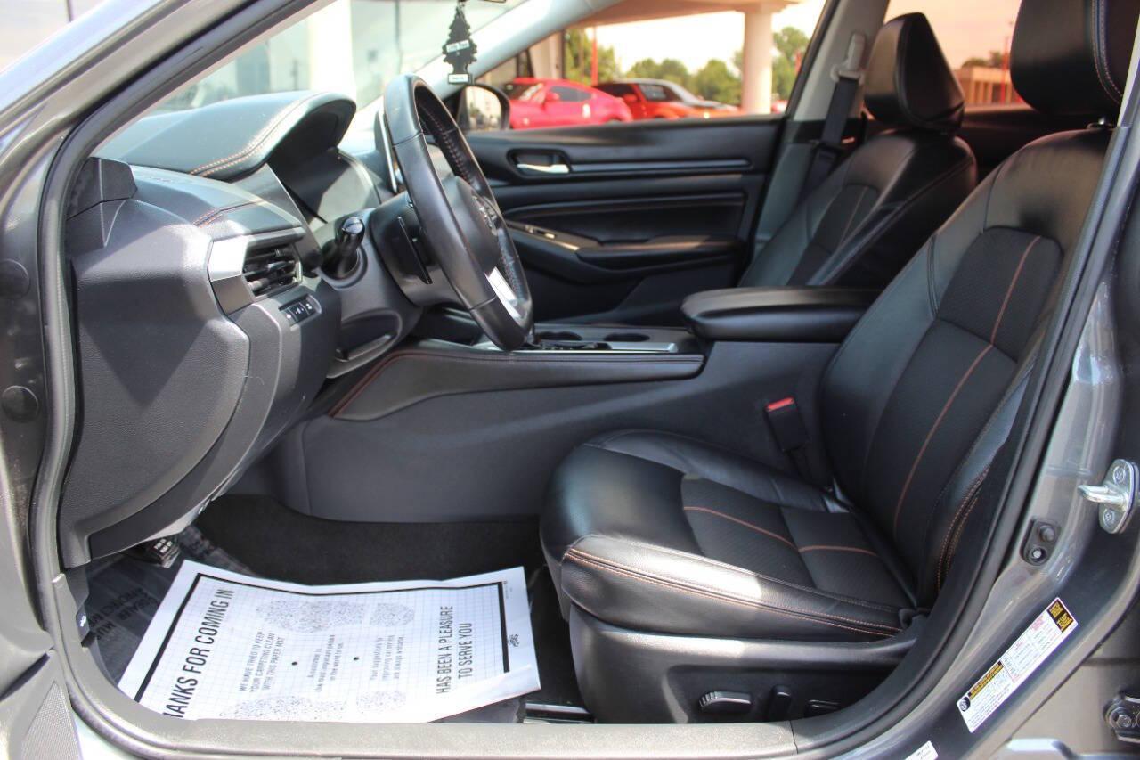2022 Gray Nissan Altima 2.5 SR (1N4BL4CV2NN) with an 2.5L L4 DOHC 16V engine, CVT transmission, located at 4301 NW 39th , Oklahoma City, OK, 73112, (405) 949-5600, 35.512135, -97.598671 - NO DRIVERS LICENSE - NO FULL COVERAGE INSURANCE - NO CREDIT CHECK. COME ON OVER TO SUPERSPORTS AND TAKE A LOOK AND TEST DRIVE PLEASE GIVE US A CALL AT (405) 949-5600. NO LICENCIA DE MANEJAR - NO SEGURO DE COBERTURA TOTAL - NO VERIFICACION DE CREDITO. POR FAVOR VENGAN A SUPERSPORTS, ECHE U - Photo#15
