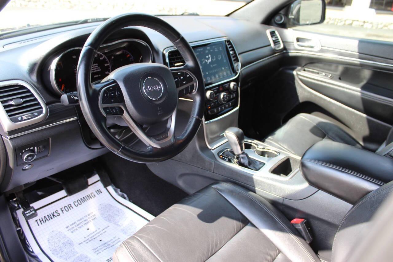 2020 Gray Jeep Grand Cherokee Limited 2WD (1C4RJEBG5LC) with an 3.6L V6 DOHC 24V engine, 8A transmission, located at 4301 NW 39th , Oklahoma City, OK, 73112, (405) 949-5600, 35.512135, -97.598671 - NO DRIVERS LICENCE -NO FULL COVERAGE INSURANCE - NO CREDIT CHECK. COME ON OVER TO SUPERSPORTS, TAKE A LOOK AND TEST DRIVE. PLEASE GIVE US A CALL AT (405) 949-5600. NO LICENCIA DE CONDUCIR - NO SEGURO DE COBERTURA TOTAL - NO VERIFICACION DE CREDITO. VISITENOS EN SUPERSPORTS, MIRE NUESTRO - Photo#15