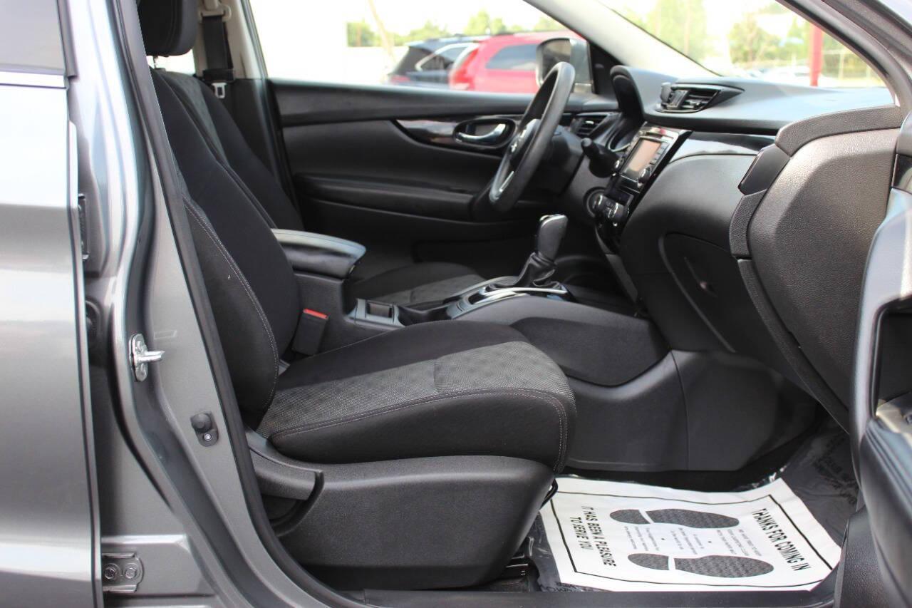 2019 Gray Nissan Rogue Sport SL (JN1BJ1CP1KW) with an 2.0L L4 DOHC 16V engine, CVT transmission, located at 4301 NW 39th , Oklahoma City, OK, 73112, (405) 949-5600, 35.512135, -97.598671 - NO DRIVERS LICENSE - NO FULL COVERAGE INSURANCE - NO CREDIT CHECK. COME ON OVER TO SUPERSPORTS AND TAKE A LOOK AND TEST DRIVE PLEASE GIVE US A CALL AT (405) 949-5600. NO LICENCIA DE MANEJAR - NO SEGURO DE COBERTURA TOTAL - NO VERIFICACION DE CREDITO. POR FAVOR VENGAN A SUPERSPORTS, ECHE - Photo#8