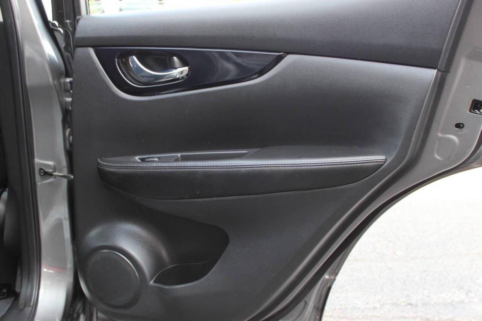 2019 Gray Nissan Rogue Sport SL (JN1BJ1CP1KW) with an 2.0L L4 DOHC 16V engine, CVT transmission, located at 4301 NW 39th , Oklahoma City, OK, 73112, (405) 949-5600, 35.512135, -97.598671 - NO DRIVERS LICENSE - NO FULL COVERAGE INSURANCE - NO CREDIT CHECK. COME ON OVER TO SUPERSPORTS AND TAKE A LOOK AND TEST DRIVE PLEASE GIVE US A CALL AT (405) 949-5600. NO LICENCIA DE MANEJAR - NO SEGURO DE COBERTURA TOTAL - NO VERIFICACION DE CREDITO. POR FAVOR VENGAN A SUPERSPORTS, ECHE - Photo#12