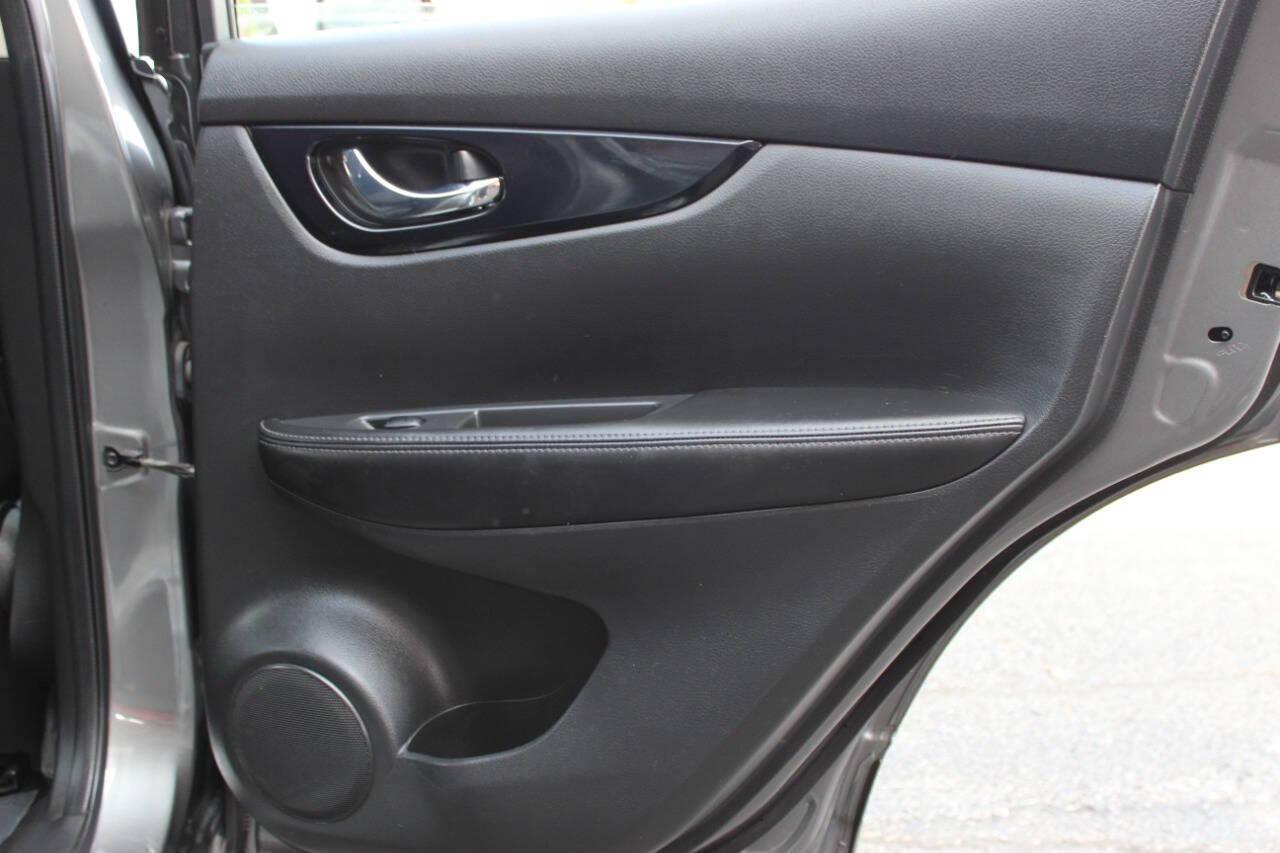 2019 Gray Nissan Rogue Sport SL (JN1BJ1CP1KW) with an 2.0L L4 DOHC 16V engine, CVT transmission, located at 4301 NW 39th , Oklahoma City, OK, 73112, (405) 949-5600, 35.512135, -97.598671 - NO DRIVERS LICENSE - NO FULL COVERAGE INSURANCE - NO CREDIT CHECK. COME ON OVER TO SUPERSPORTS AND TAKE A LOOK AND TEST DRIVE PLEASE GIVE US A CALL AT (405) 949-5600. NO LICENCIA DE MANEJAR - NO SEGURO DE COBERTURA TOTAL - NO VERIFICACION DE CREDITO. POR FAVOR VENGAN A SUPERSPORTS, ECHE - Photo#11