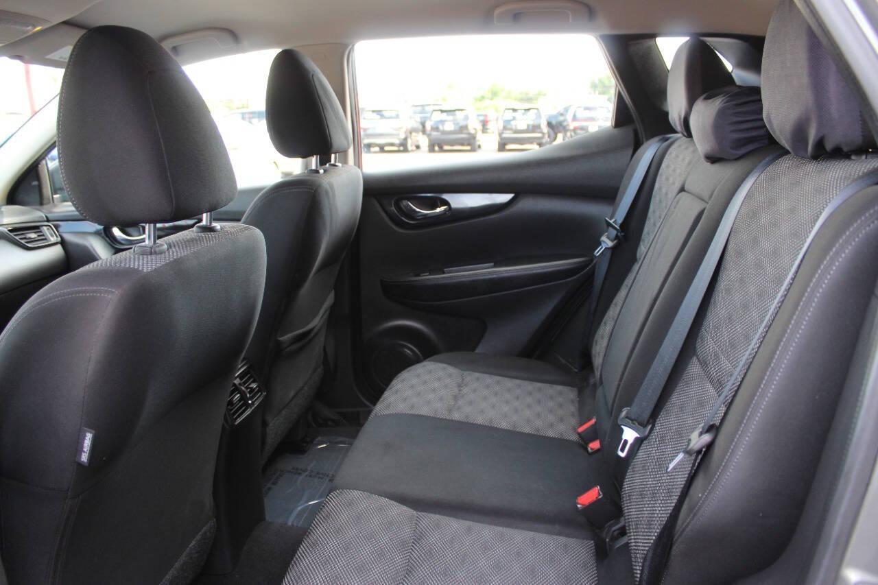 2019 Gray Nissan Rogue Sport SL (JN1BJ1CP1KW) with an 2.0L L4 DOHC 16V engine, CVT transmission, located at 4301 NW 39th , Oklahoma City, OK, 73112, (405) 949-5600, 35.512135, -97.598671 - NO DRIVERS LICENSE - NO FULL COVERAGE INSURANCE - NO CREDIT CHECK. COME ON OVER TO SUPERSPORTS AND TAKE A LOOK AND TEST DRIVE PLEASE GIVE US A CALL AT (405) 949-5600. NO LICENCIA DE MANEJAR - NO SEGURO DE COBERTURA TOTAL - NO VERIFICACION DE CREDITO. POR FAVOR VENGAN A SUPERSPORTS, ECHE - Photo#13