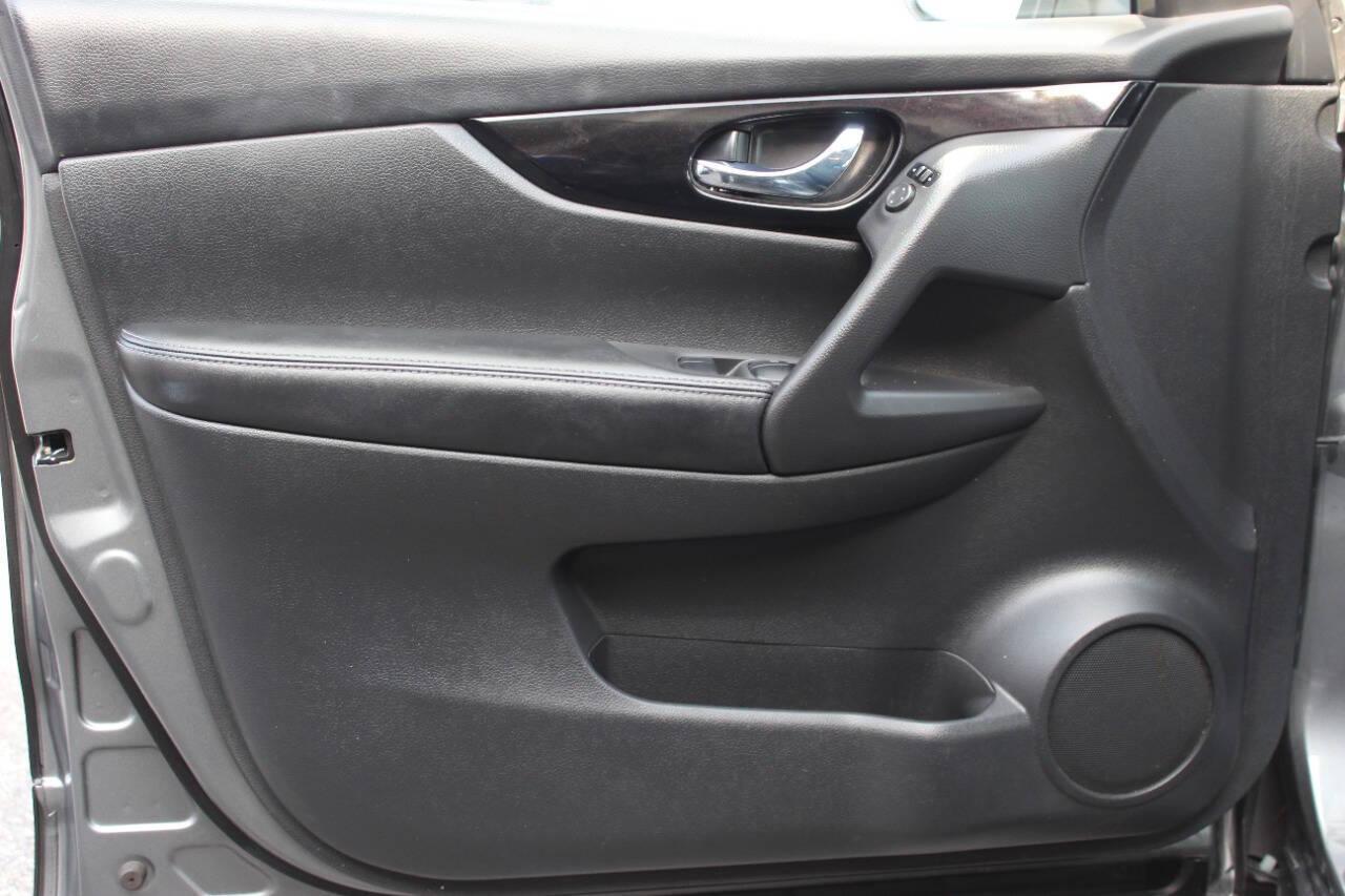 2019 Gray Nissan Rogue Sport SL (JN1BJ1CP1KW) with an 2.0L L4 DOHC 16V engine, CVT transmission, located at 4301 NW 39th , Oklahoma City, OK, 73112, (405) 949-5600, 35.512135, -97.598671 - NO DRIVERS LICENSE - NO FULL COVERAGE INSURANCE - NO CREDIT CHECK. COME ON OVER TO SUPERSPORTS AND TAKE A LOOK AND TEST DRIVE PLEASE GIVE US A CALL AT (405) 949-5600. NO LICENCIA DE MANEJAR - NO SEGURO DE COBERTURA TOTAL - NO VERIFICACION DE CREDITO. POR FAVOR VENGAN A SUPERSPORTS, ECHE - Photo#14