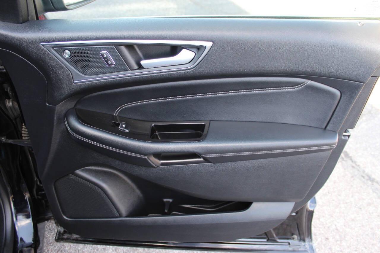 2020 Black Ford Edge Titanium (2FMPK3K96LB) with an 2.0L L4 DOHC 16V engine, 6A transmission, located at 4301 NW 39th , Oklahoma City, OK, 73112, (405) 949-5600, 35.512135, -97.598671 - NO DRIVERS LICENSE - NO FULL COVERAGE INSURANCE - NO CREDIT CHECK. COME ON OVER TO SUPERSPORTS AND TAKE A LOOK AND TEST DRIVE PLEASE GIVE US A CALL AT (405) 949-5600. NO LICENCIA DE MANEJAR - NO SEGURO DE COBERTURA TOTAL - NO VERIFICACION DE CREDITO. POR FAVOR VENGAN A SUPERSPORTS, ECHE - Photo#9