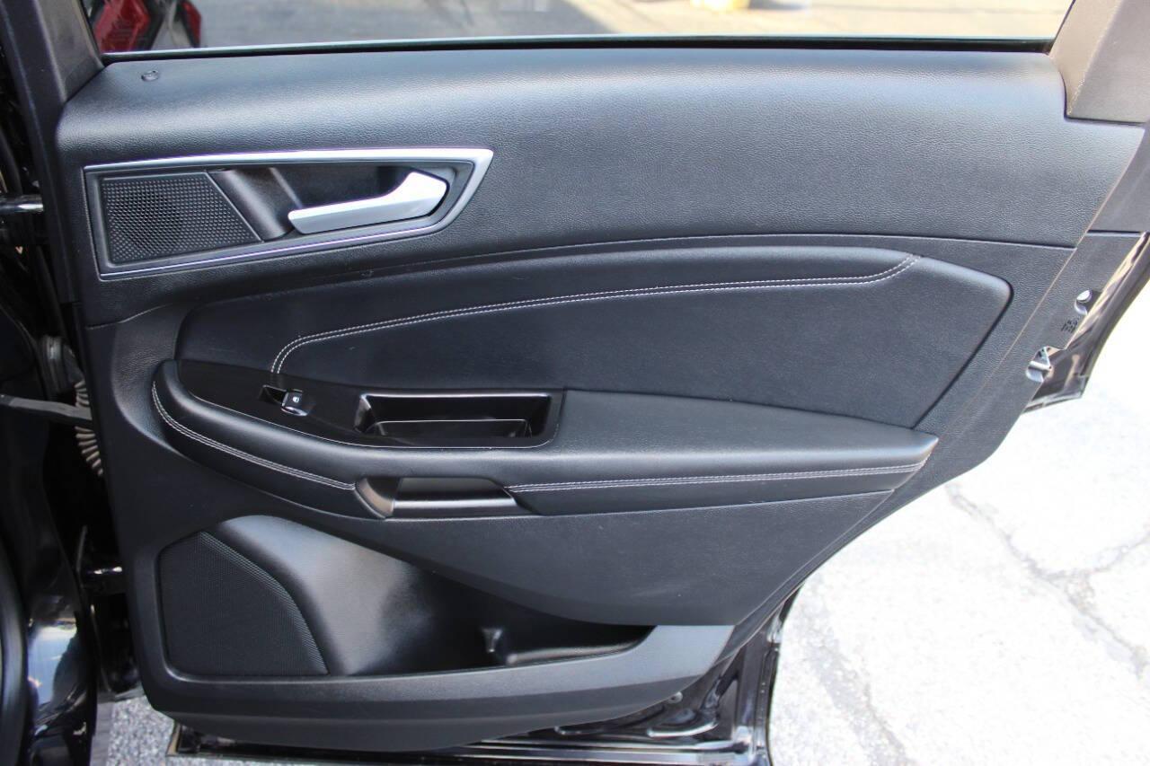 2020 Black Ford Edge Titanium (2FMPK3K96LB) with an 2.0L L4 DOHC 16V engine, 6A transmission, located at 4301 NW 39th , Oklahoma City, OK, 73112, (405) 949-5600, 35.512135, -97.598671 - NO DRIVERS LICENSE - NO FULL COVERAGE INSURANCE - NO CREDIT CHECK. COME ON OVER TO SUPERSPORTS AND TAKE A LOOK AND TEST DRIVE PLEASE GIVE US A CALL AT (405) 949-5600. NO LICENCIA DE MANEJAR - NO SEGURO DE COBERTURA TOTAL - NO VERIFICACION DE CREDITO. POR FAVOR VENGAN A SUPERSPORTS, ECHE - Photo#11