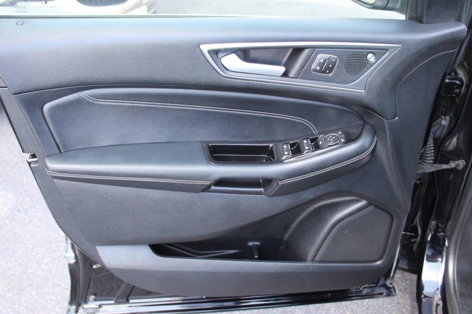 2020 Black Ford Edge Titanium (2FMPK3K96LB) with an 2.0L L4 DOHC 16V engine, 6A transmission, located at 4301 NW 39th , Oklahoma City, OK, 73112, (405) 949-5600, 35.512135, -97.598671 - NO DRIVERS LICENSE - NO FULL COVERAGE INSURANCE - NO CREDIT CHECK. COME ON OVER TO SUPERSPORTS AND TAKE A LOOK AND TEST DRIVE PLEASE GIVE US A CALL AT (405) 949-5600. NO LICENCIA DE MANEJAR - NO SEGURO DE COBERTURA TOTAL - NO VERIFICACION DE CREDITO. POR FAVOR VENGAN A SUPERSPORTS, ECHE - Photo#17