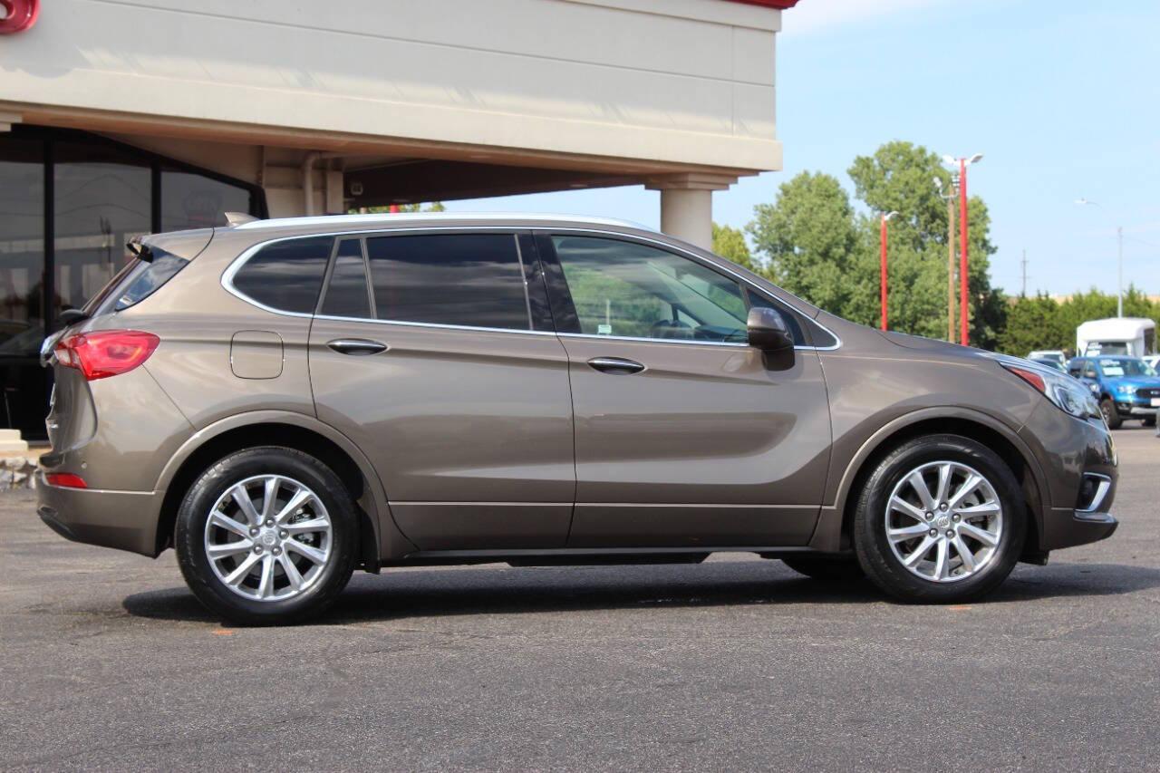 2019 Brown Buick Envision Preferred AWD (LRBFXCSA3KD) with an 2.5L L4 DOHC 24V engine, 6A transmission, located at 4301 NW 39th , Oklahoma City, OK, 73112, (405) 949-5600, 35.512135, -97.598671 - NO DRIVERS LICENCE -NO FULL COVERAGE INSURANCE - NO CREDIT CHECK. COME ON OVER TO SUPERSPORTS, TAKE A LOOK AND TEST DRIVE. PLEASE GIVE US A CALL AT (405) 949-5600. NO LICENCIA DE CONDUCIR - NO SEGURO DE COBERTURA TOTAL - NO VERIFICACION DE CREDITO. VISITENOS EN SUPERSPORTS, MIRE NUESTRO - Photo#2