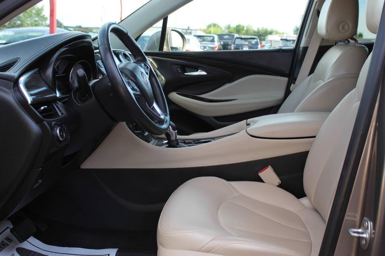 2019 Brown Buick Envision Preferred AWD (LRBFXCSA3KD) with an 2.5L L4 DOHC 24V engine, 6A transmission, located at 4301 NW 39th , Oklahoma City, OK, 73112, (405) 949-5600, 35.512135, -97.598671 - NO DRIVERS LICENCE -NO FULL COVERAGE INSURANCE - NO CREDIT CHECK. COME ON OVER TO SUPERSPORTS, TAKE A LOOK AND TEST DRIVE. PLEASE GIVE US A CALL AT (405) 949-5600. NO LICENCIA DE CONDUCIR - NO SEGURO DE COBERTURA TOTAL - NO VERIFICACION DE CREDITO. VISITENOS EN SUPERSPORTS, MIRE NUESTRO - Photo#16