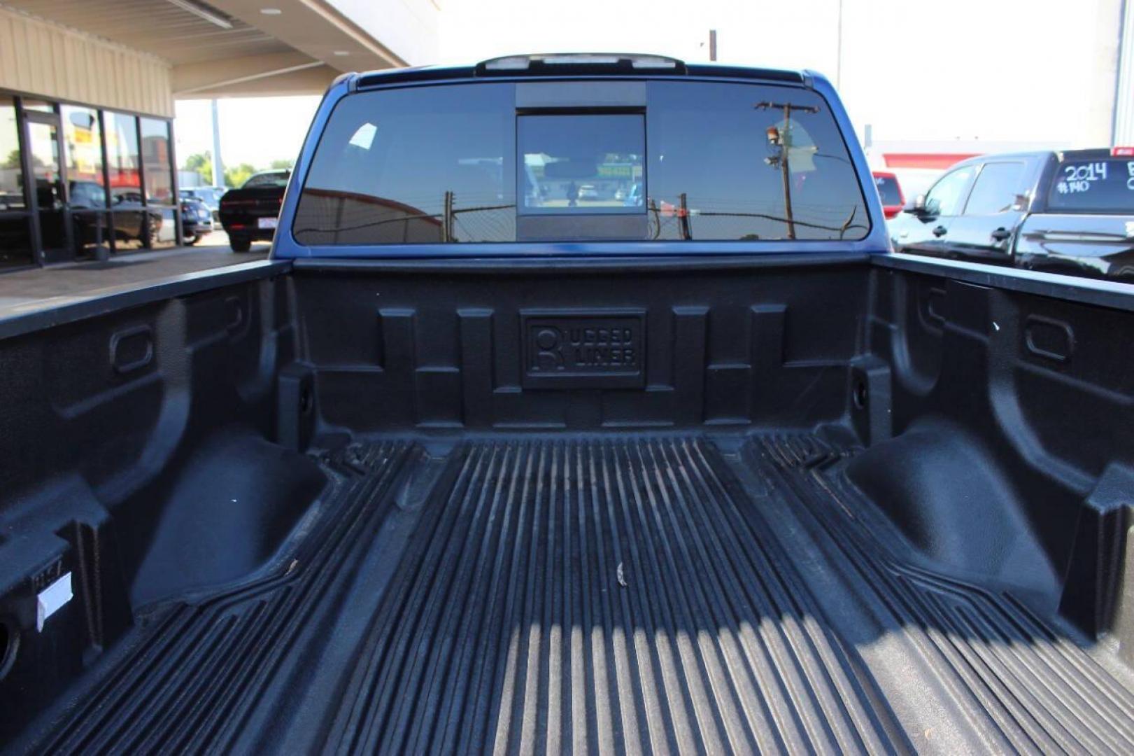 2017 Blue Nissan Titan Platinum Reserve Crew Cab 4WD (1N6AA1E58HN) with an 5.6L V8 DOHC 32V engine, 6A transmission, located at 4301 NW 39th , Oklahoma City, OK, 73112, (405) 949-5600, 35.512135, -97.598671 - NO DRIVERS LICENCE -NO FULL COVERAGE INSURANCE - NO CREDIT CHECK. COME ON OVER TO SUPERSPORTS, TAKE A LOOK AND TEST DRIVE. PLEASE GIVE US A CALL AT (405) 949-5600. NO LICENCIA DE CONDUCIR - NO SEGURO DE COBERTURA TOTAL - NO VERIFICACION DE CREDITO. VISITENOS EN SUPERSPORTS, MIRE NUESTRO - Photo#13