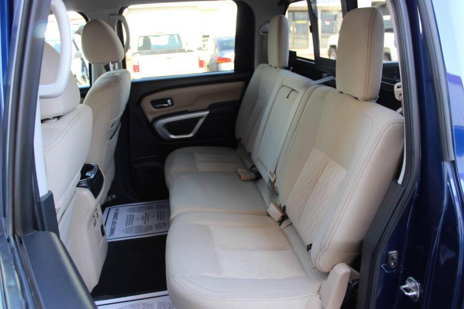 2017 Blue Nissan Titan Platinum Reserve Crew Cab 4WD (1N6AA1E58HN) with an 5.6L V8 DOHC 32V engine, 6A transmission, located at 4301 NW 39th , Oklahoma City, OK, 73112, (405) 949-5600, 35.512135, -97.598671 - NO DRIVERS LICENCE -NO FULL COVERAGE INSURANCE - NO CREDIT CHECK. COME ON OVER TO SUPERSPORTS, TAKE A LOOK AND TEST DRIVE. PLEASE GIVE US A CALL AT (405) 949-5600. NO LICENCIA DE CONDUCIR - NO SEGURO DE COBERTURA TOTAL - NO VERIFICACION DE CREDITO. VISITENOS EN SUPERSPORTS, MIRE NUESTRO - Photo#14