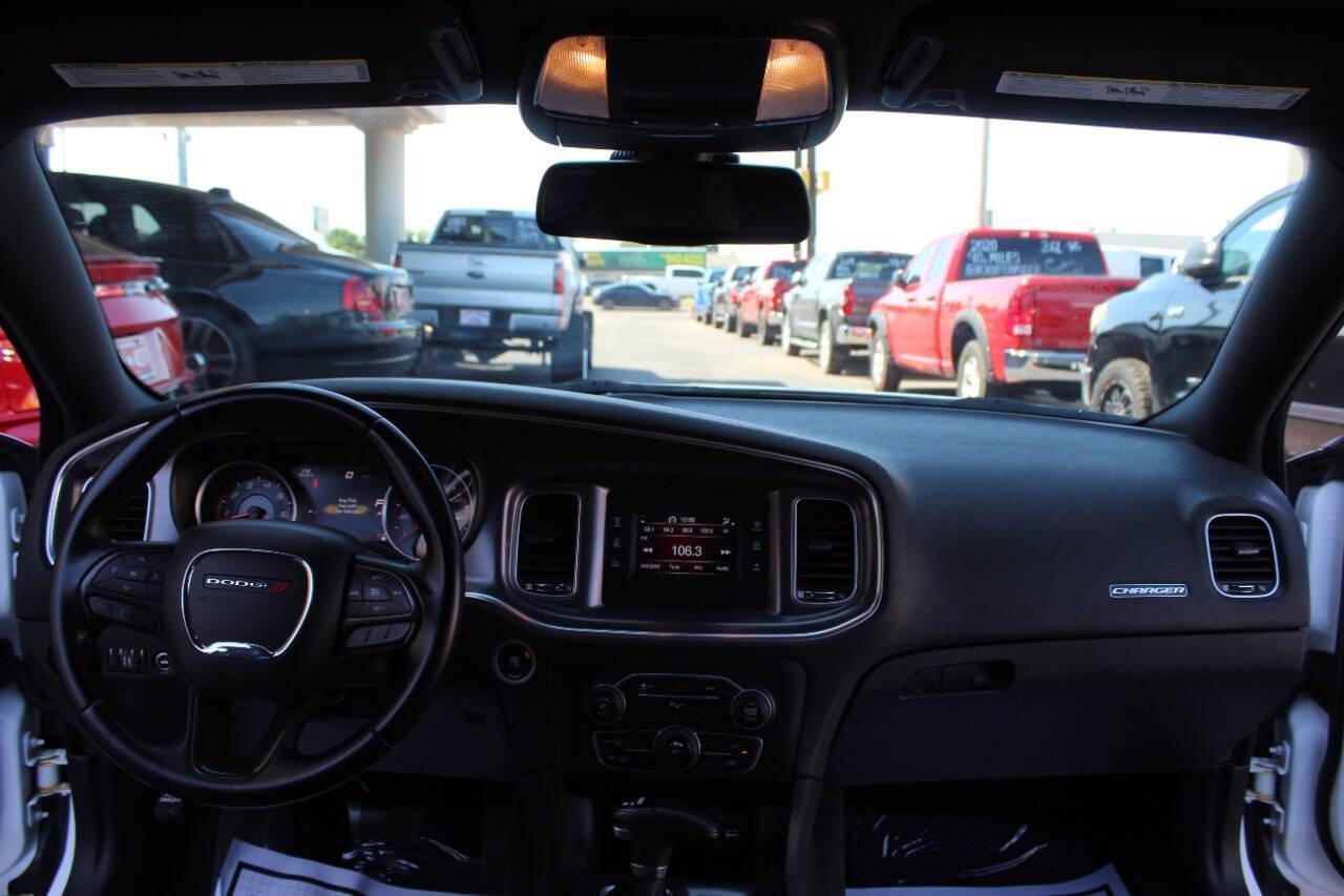 2015 White Dodge Charger SE (2C3CDXBG8FH) with an 3.6L V6 DOHC 24V engine, 8-Speed Automatic transmission, located at 4301 NW 39th , Oklahoma City, OK, 73112, (405) 949-5600, 35.512135, -97.598671 - NO DRIVERS LICENCE -NO FULL COVERAGE INSURANCE - NO CREDIT CHECK. COME ON OVER TO SUPERSPORTS, TAKE A LOOK AND TEST DRIVE. PLEASE GIVE US A CALL AT (405) 949-5600. NO LICENCIA DE CONDUCIR - NO SEGURO DE COBERTURA TOTAL - NO VERIFICACION DE CREDITO. VISITENOS EN SUPERSPORTS, MIRE NUESTRO - Photo#17