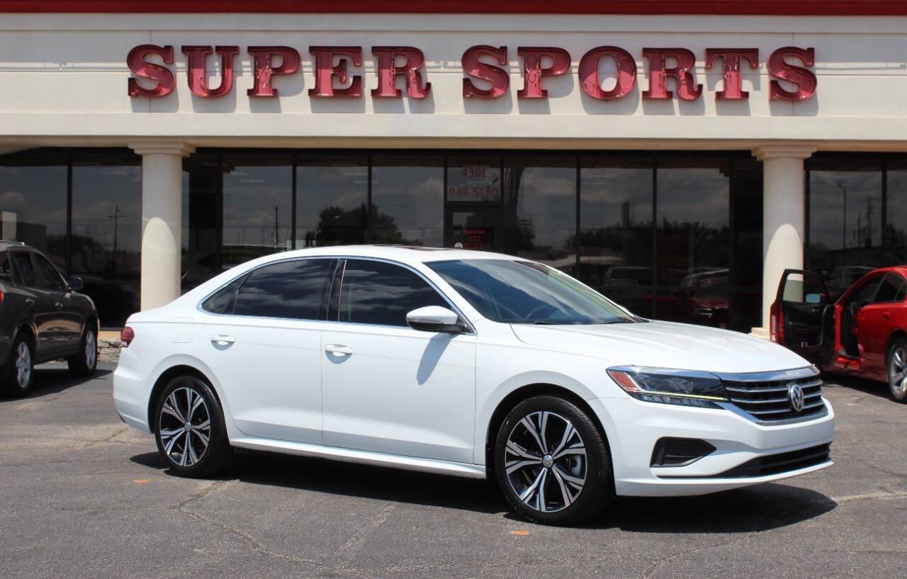 2021 White Volkswagen Passat SE (1VWSA7A30MC) with an 2.0L L4 DOHC 16V engine, 6A transmission, located at 4301 NW 39th , Oklahoma City, OK, 73112, (405) 949-5600, 35.512135, -97.598671 - NO DRIVERS LICENCE -NO FULL COVERAGE INSURANCE - NO CREDIT CHECK. COME ON OVER TO SUPERSPORTS, TAKE A LOOK AND TEST DRIVE. PLEASE GIVE US A CALL AT (405) 949-5600. NO LICENCIA DE CONDUCIR - NO SEGURO DE COBERTURA TOTAL - NO VERIFICACION DE CREDITO. VISITENOS EN SUPERSPORTS, MIRE NUESTRO - Photo#0