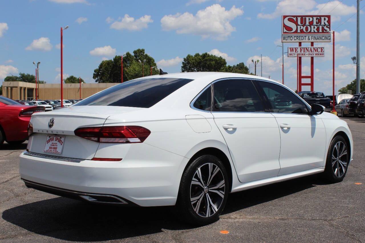 2021 White Volkswagen Passat SE (1VWSA7A30MC) with an 2.0L L4 DOHC 16V engine, 6A transmission, located at 4301 NW 39th , Oklahoma City, OK, 73112, (405) 949-5600, 35.512135, -97.598671 - NO DRIVERS LICENCE -NO FULL COVERAGE INSURANCE - NO CREDIT CHECK. COME ON OVER TO SUPERSPORTS, TAKE A LOOK AND TEST DRIVE. PLEASE GIVE US A CALL AT (405) 949-5600. NO LICENCIA DE CONDUCIR - NO SEGURO DE COBERTURA TOTAL - NO VERIFICACION DE CREDITO. VISITENOS EN SUPERSPORTS, MIRE NUESTRO - Photo#3