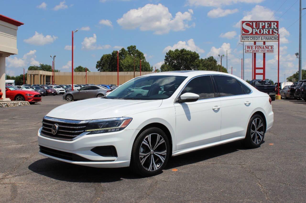 2021 White Volkswagen Passat SE (1VWSA7A30MC) with an 2.0L L4 DOHC 16V engine, 6A transmission, located at 4301 NW 39th , Oklahoma City, OK, 73112, (405) 949-5600, 35.512135, -97.598671 - NO DRIVERS LICENCE -NO FULL COVERAGE INSURANCE - NO CREDIT CHECK. COME ON OVER TO SUPERSPORTS, TAKE A LOOK AND TEST DRIVE. PLEASE GIVE US A CALL AT (405) 949-5600. NO LICENCIA DE CONDUCIR - NO SEGURO DE COBERTURA TOTAL - NO VERIFICACION DE CREDITO. VISITENOS EN SUPERSPORTS, MIRE NUESTRO - Photo#6