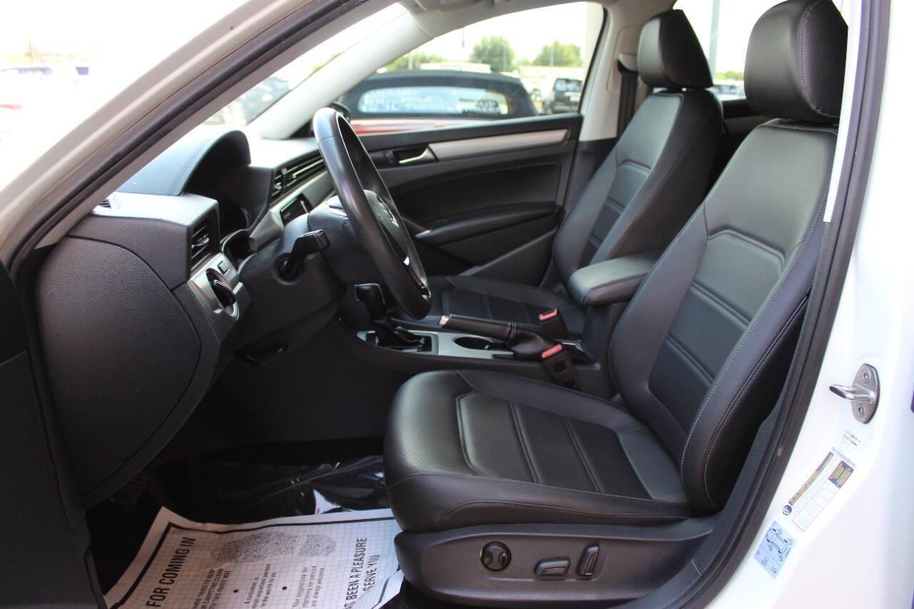 2021 White Volkswagen Passat SE (1VWSA7A30MC) with an 2.0L L4 DOHC 16V engine, 6A transmission, located at 4301 NW 39th , Oklahoma City, OK, 73112, (405) 949-5600, 35.512135, -97.598671 - NO DRIVERS LICENCE -NO FULL COVERAGE INSURANCE - NO CREDIT CHECK. COME ON OVER TO SUPERSPORTS, TAKE A LOOK AND TEST DRIVE. PLEASE GIVE US A CALL AT (405) 949-5600. NO LICENCIA DE CONDUCIR - NO SEGURO DE COBERTURA TOTAL - NO VERIFICACION DE CREDITO. VISITENOS EN SUPERSPORTS, MIRE NUESTRO - Photo#15