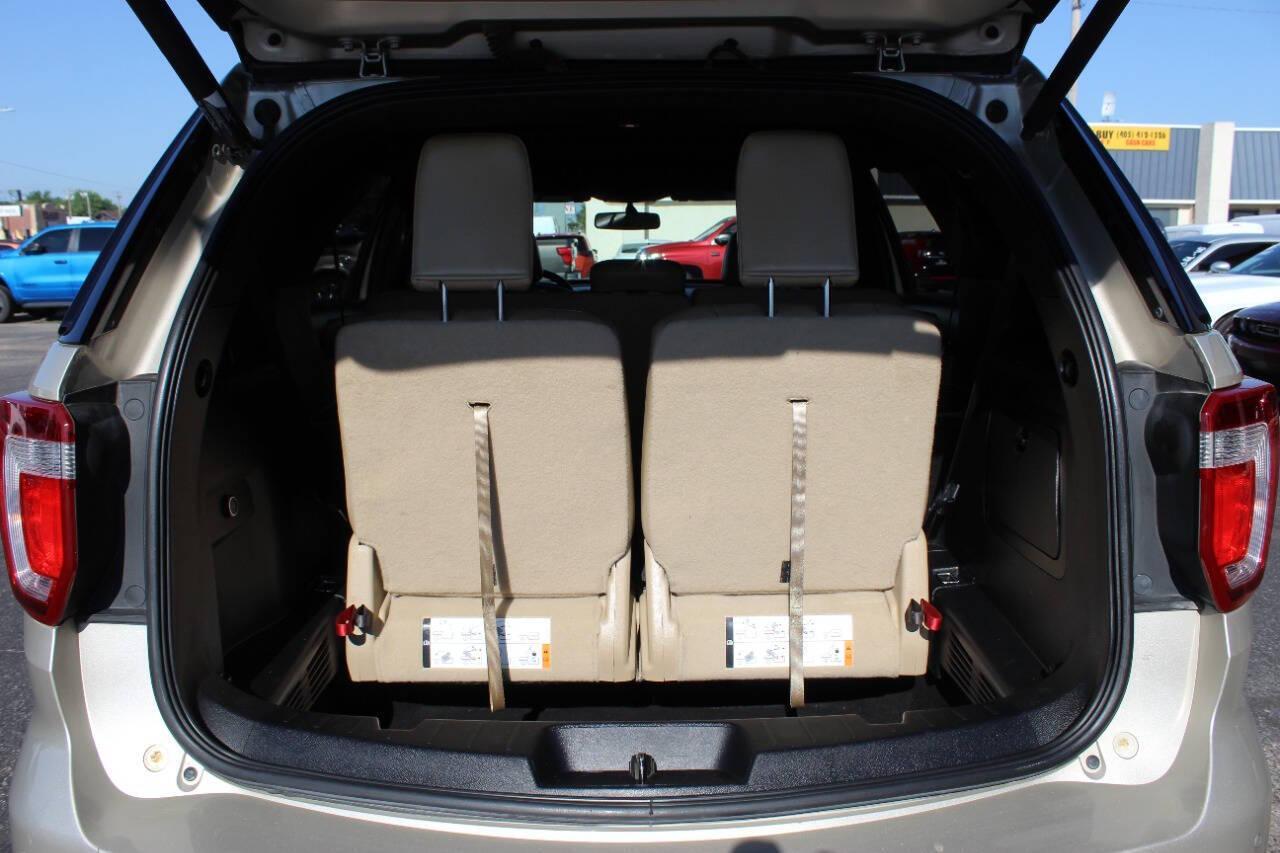 2017 Gold Ford Explorer XLT FWD (1FM5K7D85HG) with an 3.5L V6 DOHC 24V engine, 6A transmission, located at 4301 NW 39th , Oklahoma City, OK, 73112, (405) 949-5600, 35.512135, -97.598671 - NO DRIVERS LICENCE -NO FULL COVERAGE INSURANCE - NO CREDIT CHECK. COME ON OVER TO SUPERSPORTS, TAKE A LOOK AND TEST DRIVE. PLEASE GIVE US A CALL AT (405) 949-5600. NO LICENCIA DE CONDUCIR - NO SEGURO DE COBERTURA TOTAL - NO VERIFICACION DE CREDITO. VISITENOS EN SUPERSPORTS, MIRE NUESTRO - Photo#13