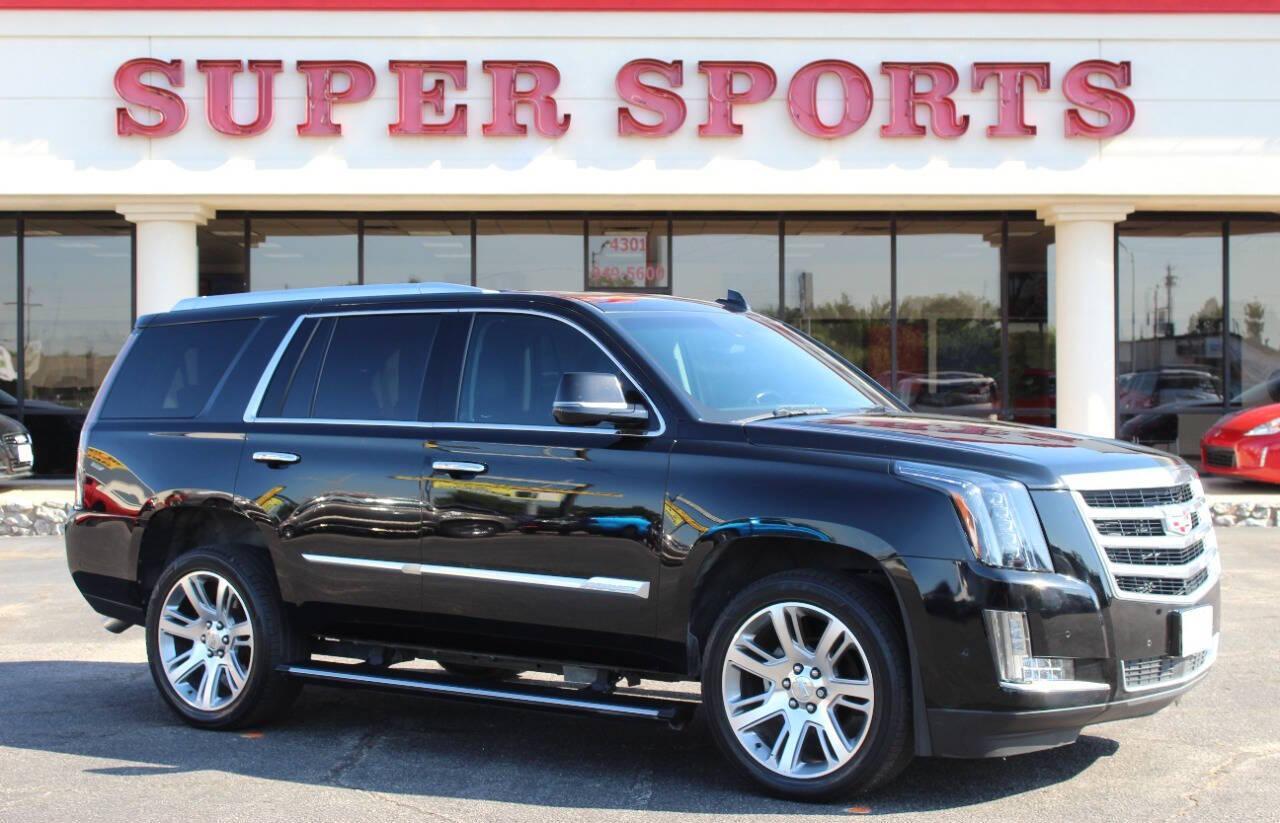 2017 Black Cadillac Escalade Premium 2WD (1GYS3CKJ8HR) with an 6.2L V8 OHV 16V FFV engine, 8A transmission, located at 4301 NW 39th , Oklahoma City, OK, 73112, (405) 949-5600, 35.512135, -97.598671 - NO DRIVERS LICENCE -NO FULL COVERAGE INSURANCE - NO CREDIT CHECK. COME ON OVER TO SUPERSPORTS, TAKE A LOOK AND TEST DRIVE. PLEASE GIVE US A CALL AT (405) 949-5600. NO LICENCIA DE CONDUCIR - NO SEGURO DE COBERTURA TOTAL - NO VERIFICACION DE CREDITO. VISITENOS EN SUPERSPORTS, MIRE NUESTRO - Photo#0