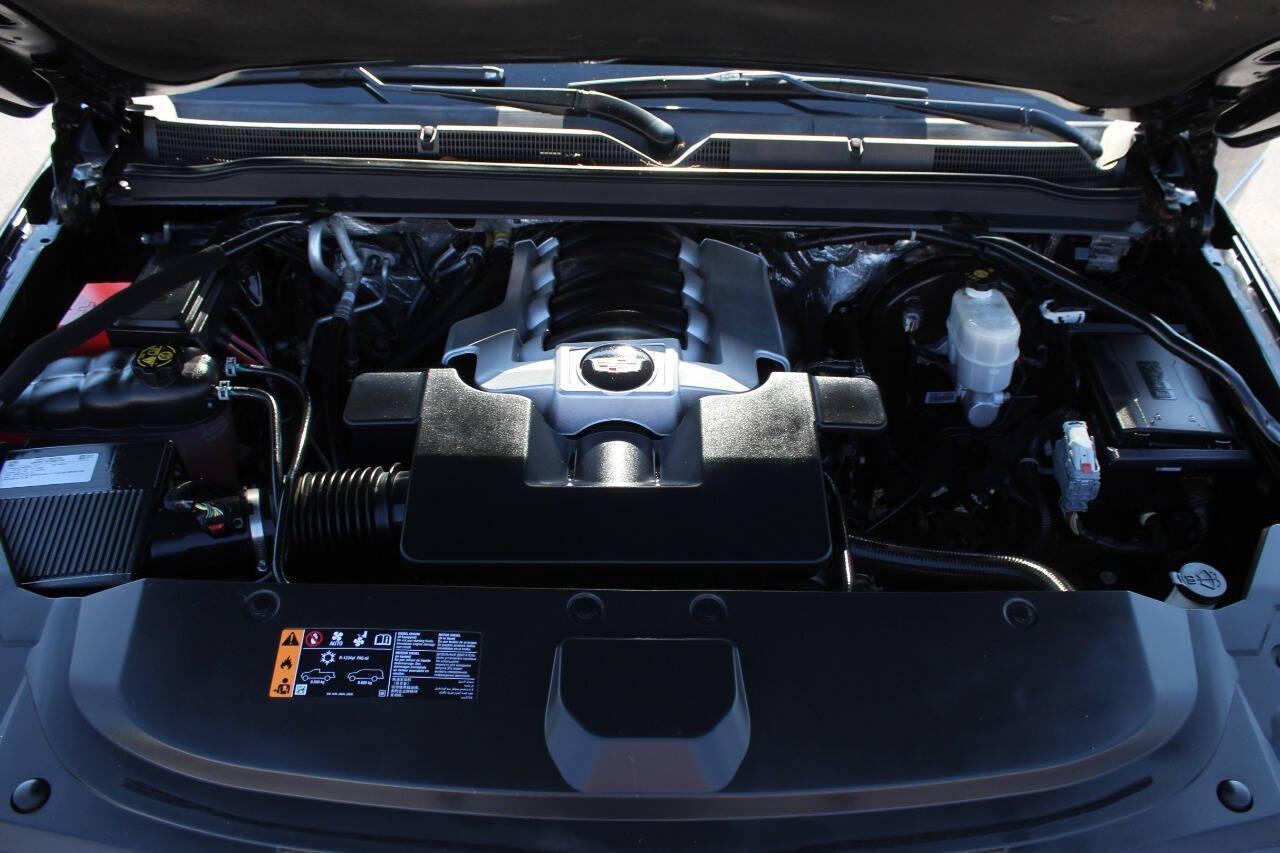 2017 Black Cadillac Escalade Premium 2WD (1GYS3CKJ8HR) with an 6.2L V8 OHV 16V FFV engine, 8A transmission, located at 4301 NW 39th , Oklahoma City, OK, 73112, (405) 949-5600, 35.512135, -97.598671 - NO DRIVERS LICENCE -NO FULL COVERAGE INSURANCE - NO CREDIT CHECK. COME ON OVER TO SUPERSPORTS, TAKE A LOOK AND TEST DRIVE. PLEASE GIVE US A CALL AT (405) 949-5600. NO LICENCIA DE CONDUCIR - NO SEGURO DE COBERTURA TOTAL - NO VERIFICACION DE CREDITO. VISITENOS EN SUPERSPORTS, MIRE NUESTRO - Photo#7