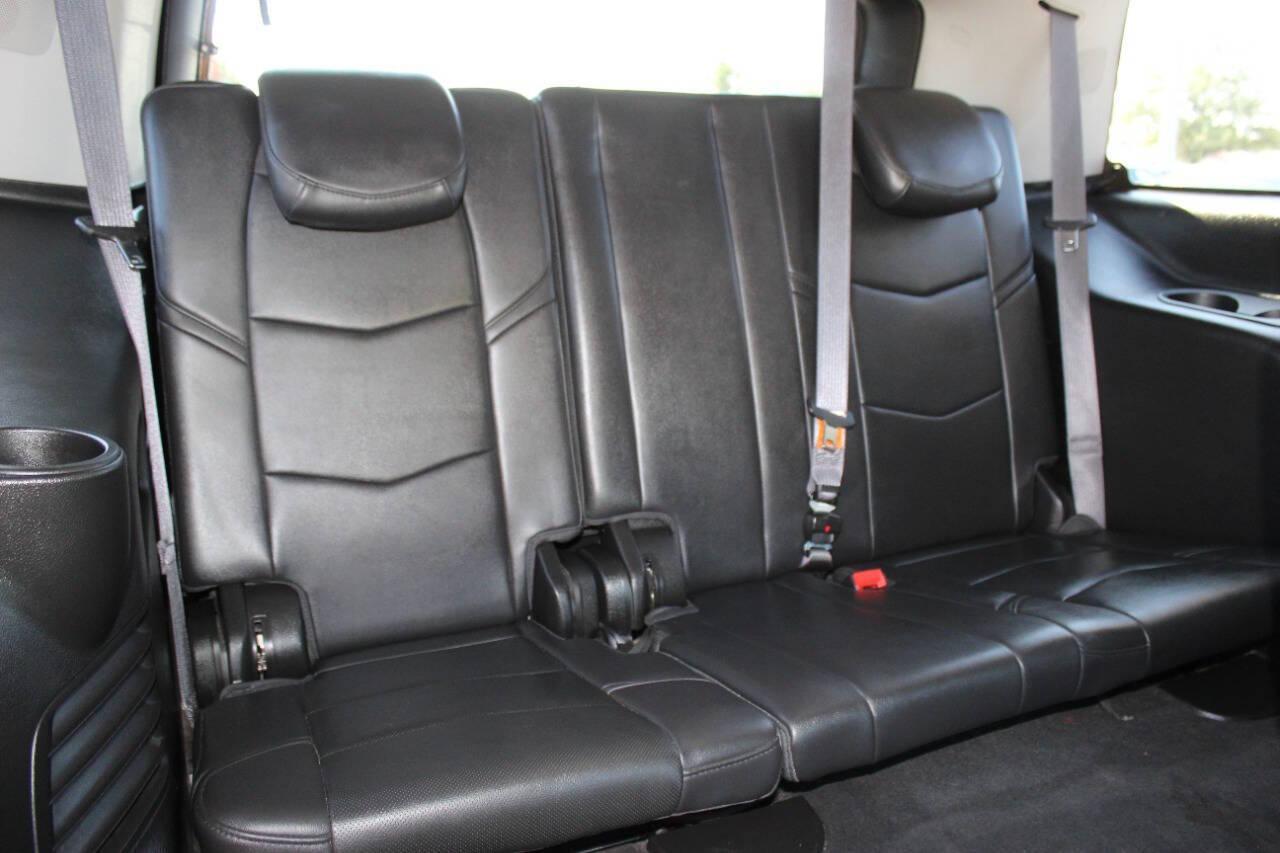 2017 Black Cadillac Escalade Premium 2WD (1GYS3CKJ8HR) with an 6.2L V8 OHV 16V FFV engine, 8A transmission, located at 4301 NW 39th , Oklahoma City, OK, 73112, (405) 949-5600, 35.512135, -97.598671 - NO DRIVERS LICENCE -NO FULL COVERAGE INSURANCE - NO CREDIT CHECK. COME ON OVER TO SUPERSPORTS, TAKE A LOOK AND TEST DRIVE. PLEASE GIVE US A CALL AT (405) 949-5600. NO LICENCIA DE CONDUCIR - NO SEGURO DE COBERTURA TOTAL - NO VERIFICACION DE CREDITO. VISITENOS EN SUPERSPORTS, MIRE NUESTRO - Photo#12