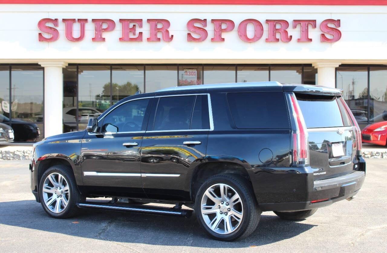 2017 Black Cadillac Escalade Premium 2WD (1GYS3CKJ8HR) with an 6.2L V8 6.2L V8 engine, Automatic 8-Speed transmission, located at 4301 NW 39th , Oklahoma City, OK, 73112, (405) 949-5600, 35.512135, -97.598671 - Hablamos espanol. SPEND SMART --- BUY FROM SUPER SPORTS. ALL PRICES, DOWN PAYMENTS, PAYMENTS, AND FINANCE TERMS ARE NEGOTIABLE AT THE TIME OF APPROVAL. WE WILL WORK WITH YOU TO FIT YOUR BUDGET. WE WILL EVEN LOWER AND ADJUST THE NUMBERS TO HELP MAKE THE VEHICLE MORE AFFORDABLE FOR YOU.- Photo#4
