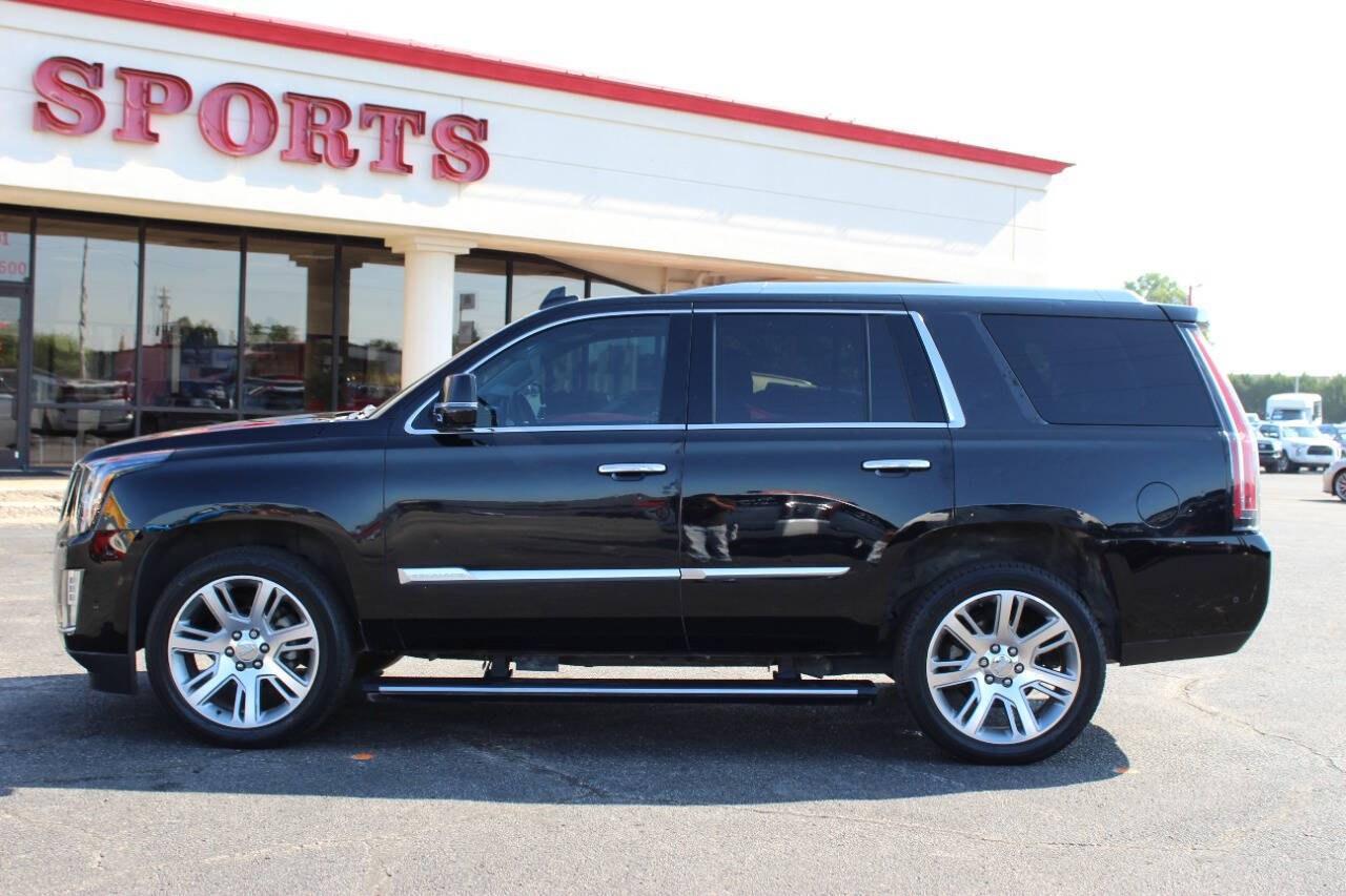 2017 Black Cadillac Escalade Premium 2WD (1GYS3CKJ8HR) with an 6.2L V8 6.2L V8 engine, Automatic 8-Speed transmission, located at 4301 NW 39th , Oklahoma City, OK, 73112, (405) 949-5600, 35.512135, -97.598671 - Hablamos espanol. SPEND SMART --- BUY FROM SUPER SPORTS. ALL PRICES, DOWN PAYMENTS, PAYMENTS, AND FINANCE TERMS ARE NEGOTIABLE AT THE TIME OF APPROVAL. WE WILL WORK WITH YOU TO FIT YOUR BUDGET. WE WILL EVEN LOWER AND ADJUST THE NUMBERS TO HELP MAKE THE VEHICLE MORE AFFORDABLE FOR YOU.- Photo#5