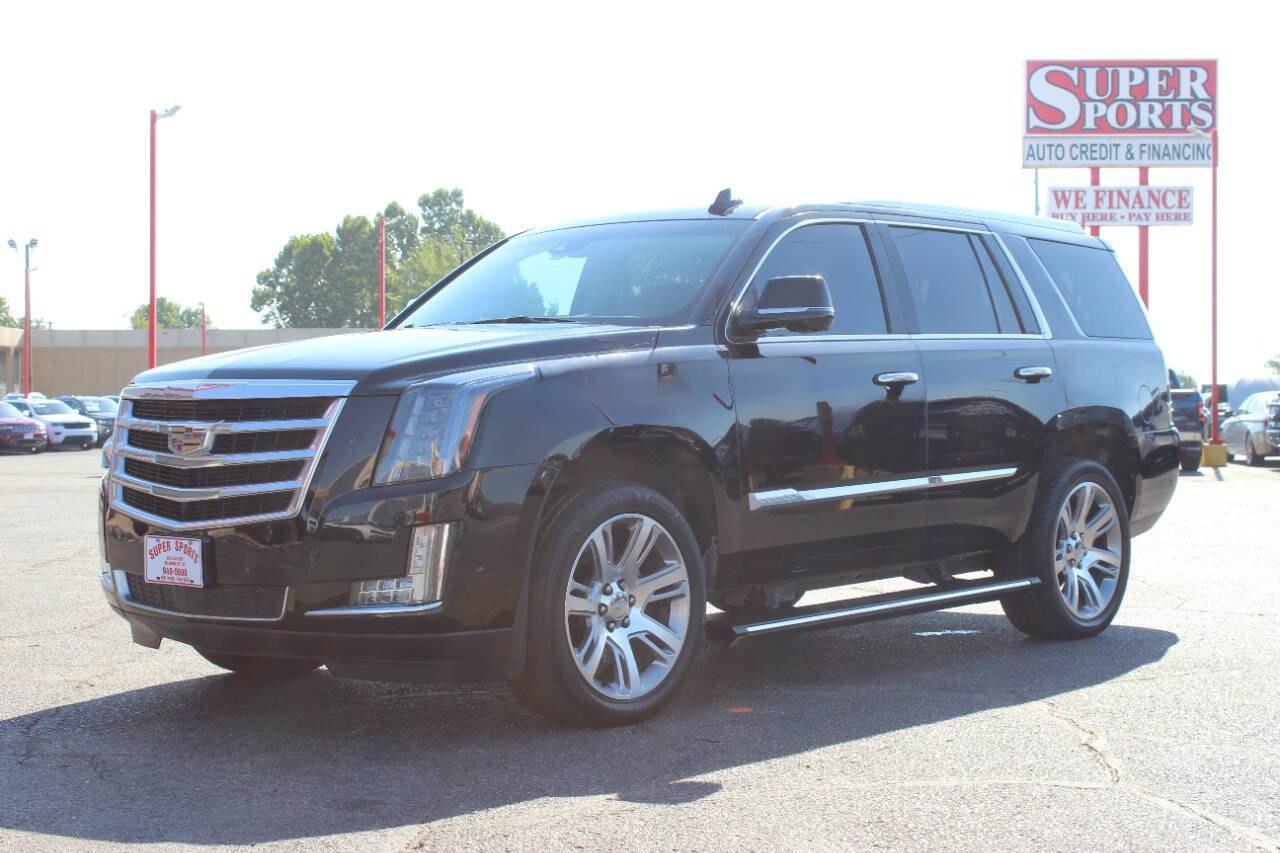2017 Black Cadillac Escalade Premium 2WD (1GYS3CKJ8HR) with an 6.2L V8 6.2L V8 engine, Automatic 8-Speed transmission, located at 4301 NW 39th , Oklahoma City, OK, 73112, (405) 949-5600, 35.512135, -97.598671 - Hablamos espanol. SPEND SMART --- BUY FROM SUPER SPORTS. ALL PRICES, DOWN PAYMENTS, PAYMENTS, AND FINANCE TERMS ARE NEGOTIABLE AT THE TIME OF APPROVAL. WE WILL WORK WITH YOU TO FIT YOUR BUDGET. WE WILL EVEN LOWER AND ADJUST THE NUMBERS TO HELP MAKE THE VEHICLE MORE AFFORDABLE FOR YOU.- Photo#6