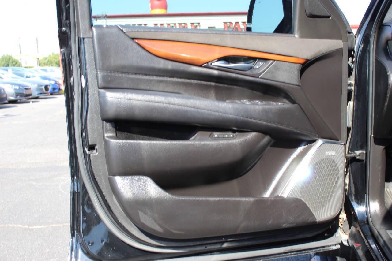 2017 Black Cadillac Escalade Premium 2WD (1GYS3CKJ8HR) with an 6.2L V8 6.2L V8 engine, Automatic 8-Speed transmission, located at 4301 NW 39th , Oklahoma City, OK, 73112, (405) 949-5600, 35.512135, -97.598671 - Hablamos espanol. SPEND SMART --- BUY FROM SUPER SPORTS. ALL PRICES, DOWN PAYMENTS, PAYMENTS, AND FINANCE TERMS ARE NEGOTIABLE AT THE TIME OF APPROVAL. WE WILL WORK WITH YOU TO FIT YOUR BUDGET. WE WILL EVEN LOWER AND ADJUST THE NUMBERS TO HELP MAKE THE VEHICLE MORE AFFORDABLE FOR YOU.- Photo#19