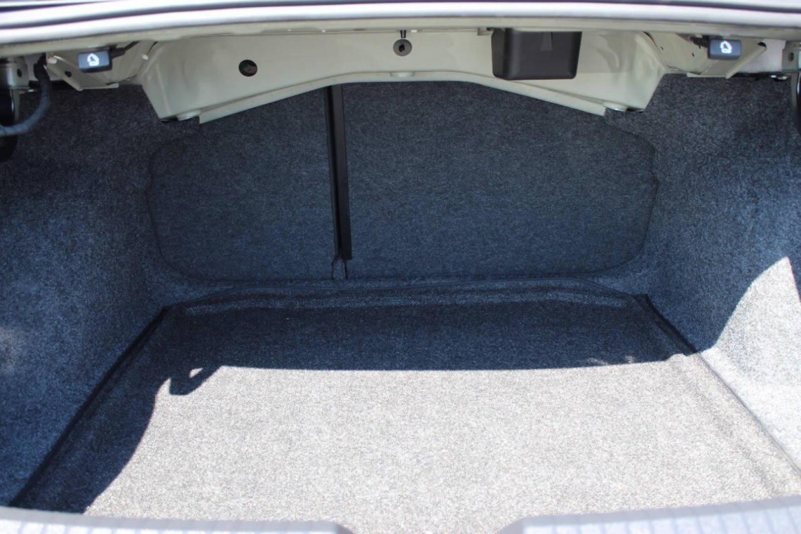 2025 Black Volkswagen Jetta SE (3VW7X7BU2SM) with an 1.5L L4 DOHC 16V engine, 8A transmission, located at 4301 NW 39th , Oklahoma City, OK, 73112, (405) 949-5600, 35.512135, -97.598671 - NO DRIVERS LICENCE -NO FULL COVERAGE INSURANCE - NO CREDIT CHECK. COME ON OVER TO SUPERSPORTS, TAKE A LOOK AND TEST DRIVE. PLEASE GIVE US A CALL AT (405) 949-5600. NO LICENCIA DE CONDUCIR - NO SEGURO DE COBERTURA TOTAL - NO VERIFICACION DE CREDITO. VISITENOS EN SUPERSPORTS, MIRE NUESTRO - Photo#11