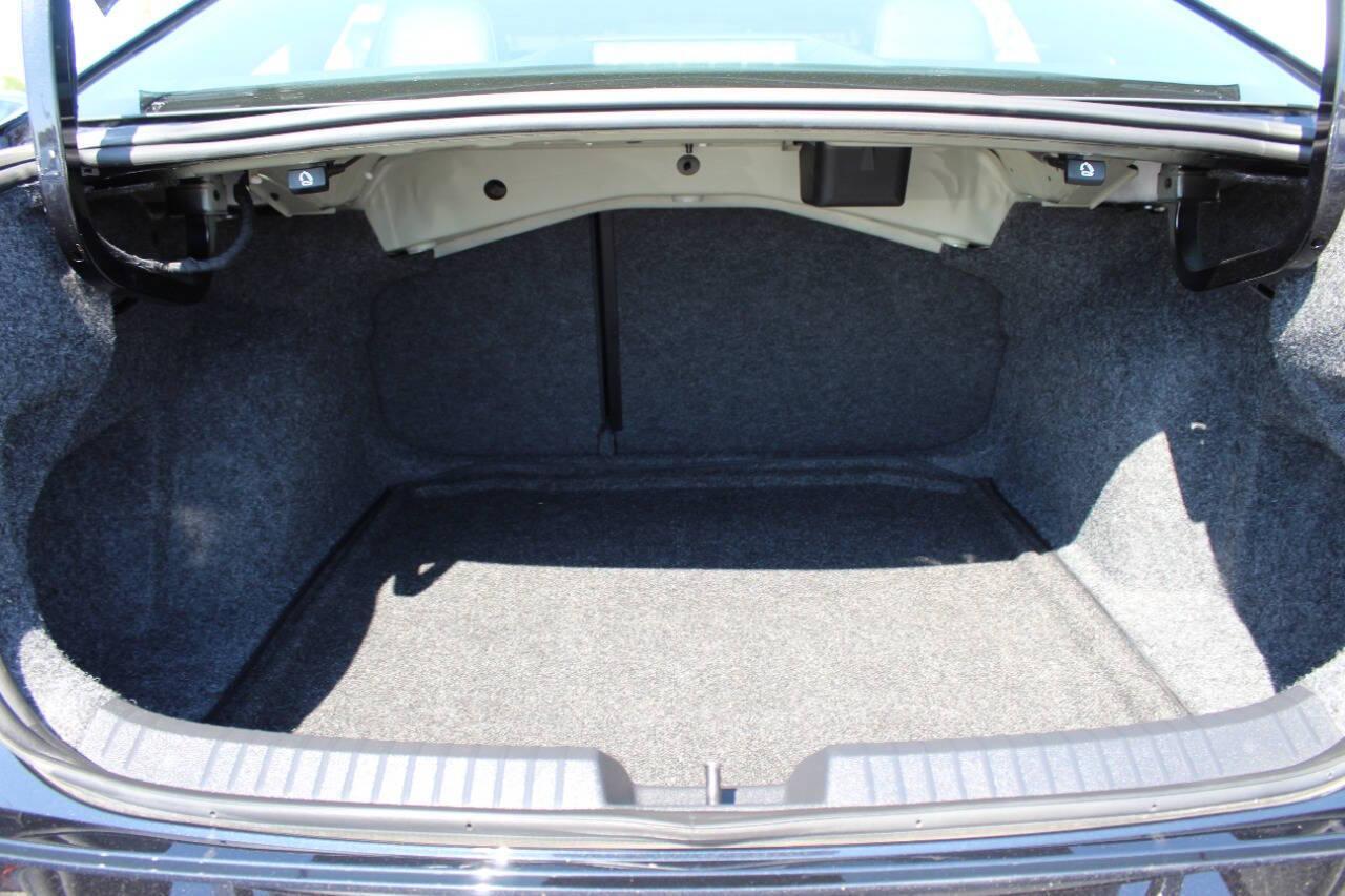 2025 Black Volkswagen Jetta SE (3VW7X7BU2SM) with an 1.5L L4 DOHC 16V engine, 8A transmission, located at 4301 NW 39th , Oklahoma City, OK, 73112, (405) 949-5600, 35.512135, -97.598671 - NO DRIVERS LICENCE -NO FULL COVERAGE INSURANCE - NO CREDIT CHECK. COME ON OVER TO SUPERSPORTS, TAKE A LOOK AND TEST DRIVE. PLEASE GIVE US A CALL AT (405) 949-5600. NO LICENCIA DE CONDUCIR - NO SEGURO DE COBERTURA TOTAL - NO VERIFICACION DE CREDITO. VISITENOS EN SUPERSPORTS, MIRE NUESTRO - Photo#12