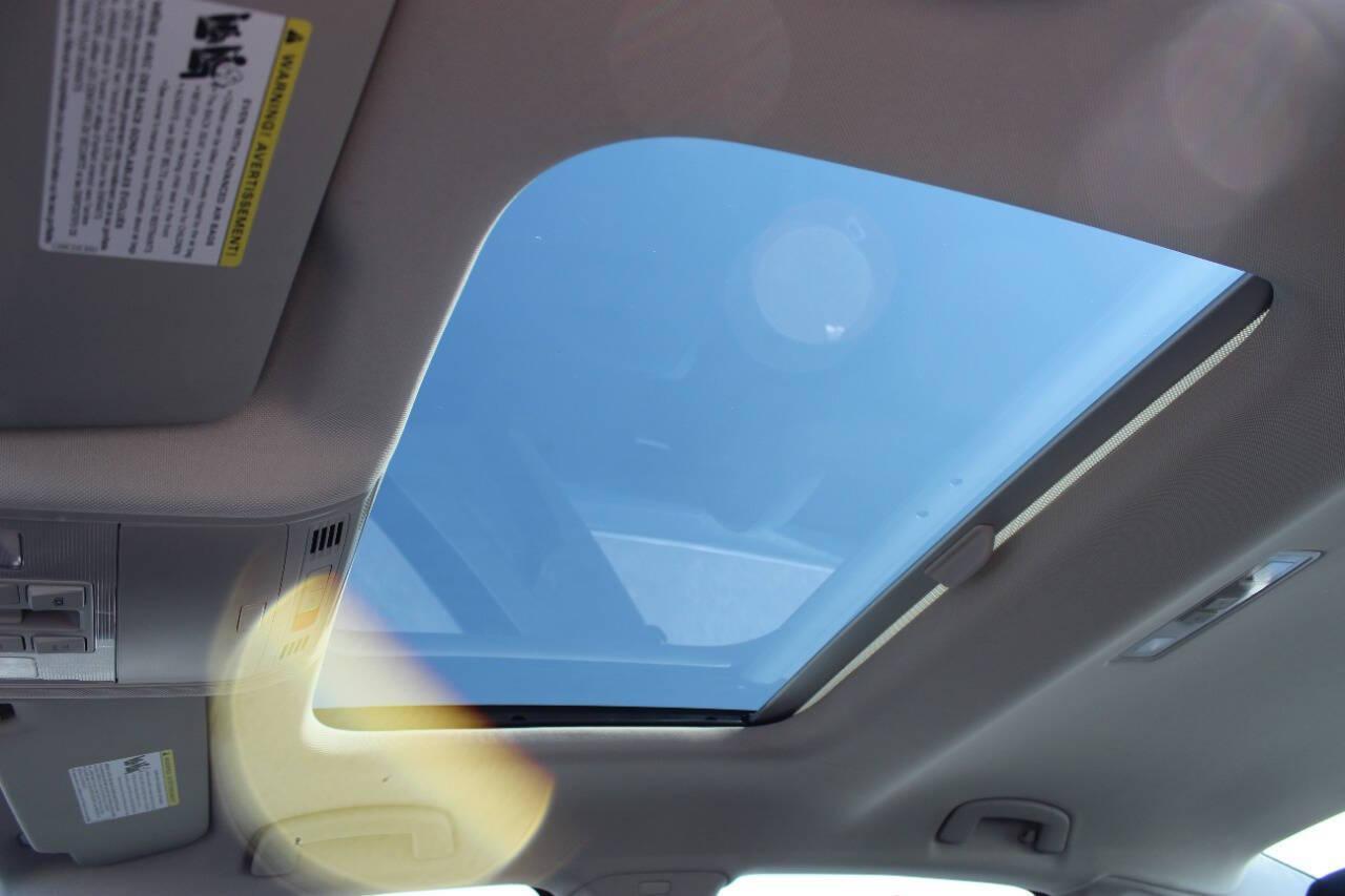 2025 Black Volkswagen Jetta SE (3VW7X7BU2SM) with an 1.5L L4 DOHC 16V engine, 8A transmission, located at 4301 NW 39th , Oklahoma City, OK, 73112, (405) 949-5600, 35.512135, -97.598671 - NO DRIVERS LICENCE -NO FULL COVERAGE INSURANCE - NO CREDIT CHECK. COME ON OVER TO SUPERSPORTS, TAKE A LOOK AND TEST DRIVE. PLEASE GIVE US A CALL AT (405) 949-5600. NO LICENCIA DE CONDUCIR - NO SEGURO DE COBERTURA TOTAL - NO VERIFICACION DE CREDITO. VISITENOS EN SUPERSPORTS, MIRE NUESTRO - Photo#17