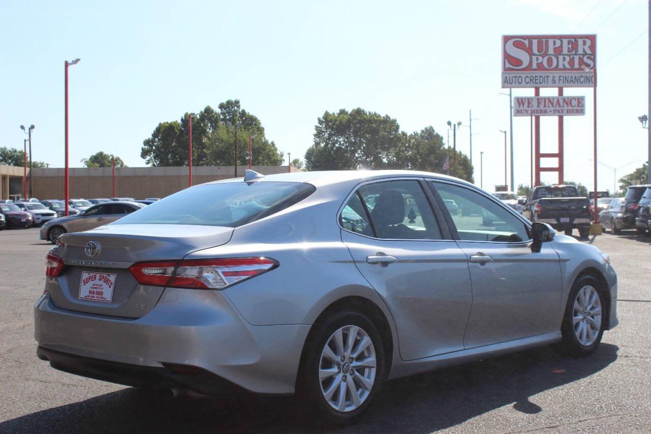 2019 Silver Toyota Camry LE (4T1B11HK9KU) with an 2.5L L4 DOHC 16V engine, 8A transmission, located at 4301 NW 39th , Oklahoma City, OK, 73112, (405) 949-5600, 35.512135, -97.598671 - NO DRIVERS LICENCE -NO FULL COVERAGE INSURANCE - NO CREDIT CHECK. COME ON OVER TO SUPERSPORTS, TAKE A LOOK AND TEST DRIVE. PLEASE GIVE US A CALL AT (405) 949-5600. NO LICENCIA DE CONDUCIR - NO SEGURO DE COBERTURA TOTAL - NO VERIFICACION DE CREDITO. VISITENOS EN SUPERSPORTS, MIRE NUESTRO - Photo#3