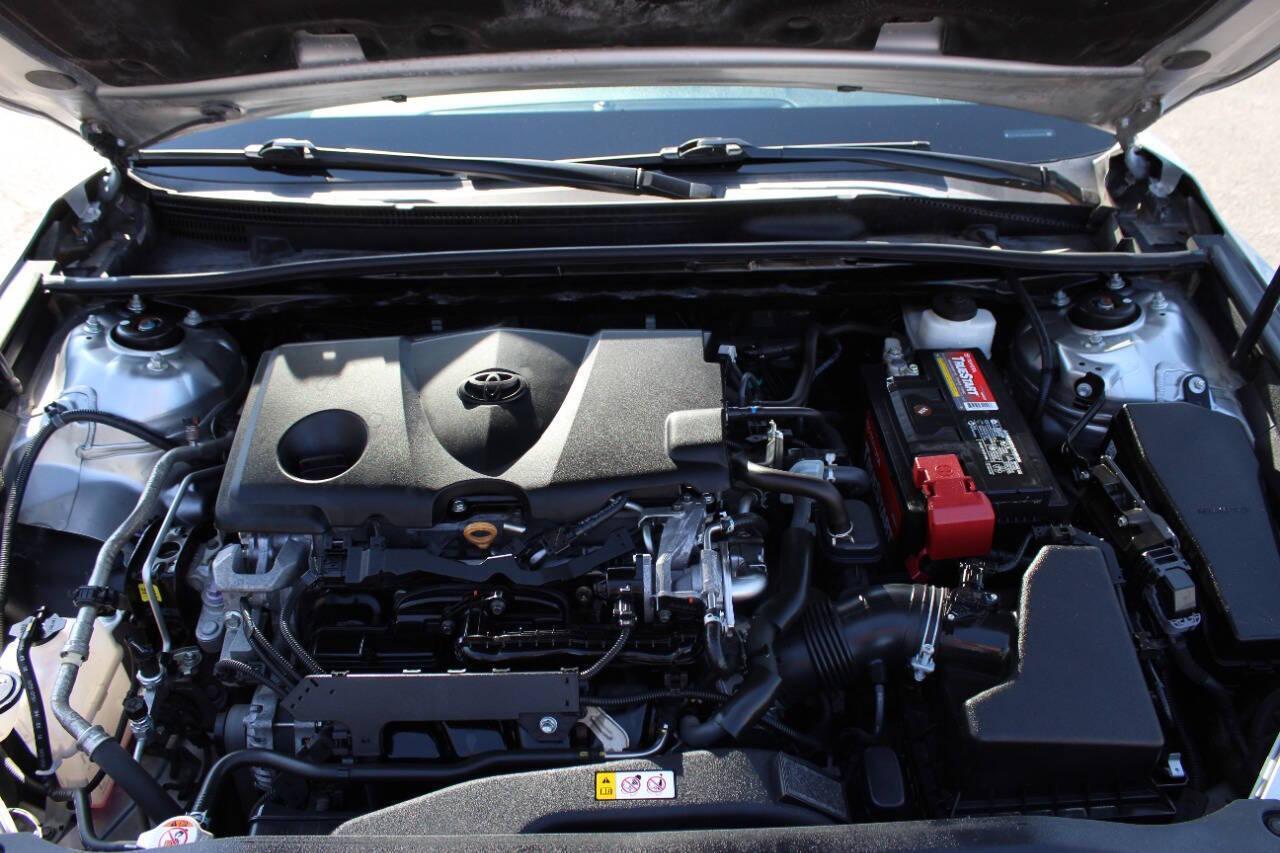 2019 Silver Toyota Camry LE (4T1B11HK9KU) with an 2.5L L4 DOHC 16V engine, 8A transmission, located at 4301 NW 39th , Oklahoma City, OK, 73112, (405) 949-5600, 35.512135, -97.598671 - NO DRIVERS LICENCE -NO FULL COVERAGE INSURANCE - NO CREDIT CHECK. COME ON OVER TO SUPERSPORTS, TAKE A LOOK AND TEST DRIVE. PLEASE GIVE US A CALL AT (405) 949-5600. NO LICENCIA DE CONDUCIR - NO SEGURO DE COBERTURA TOTAL - NO VERIFICACION DE CREDITO. VISITENOS EN SUPERSPORTS, MIRE NUESTRO - Photo#7