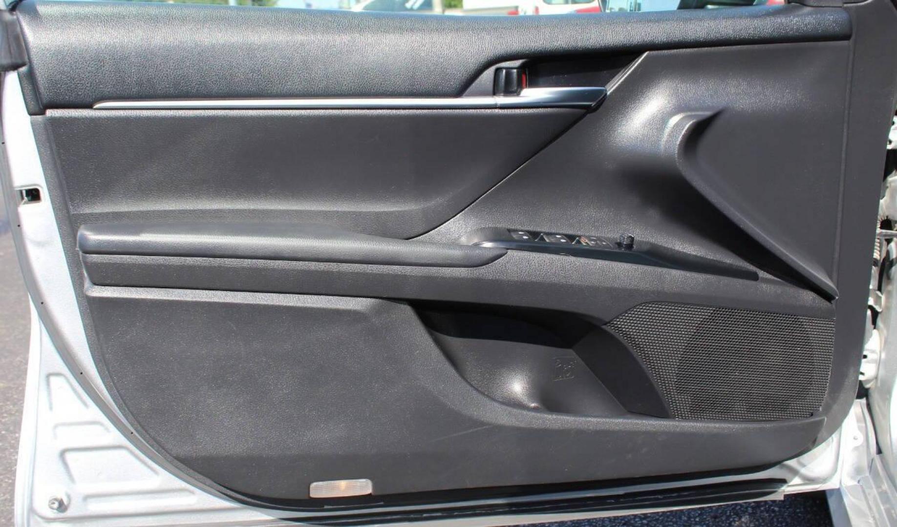 2019 Silver Toyota Camry LE (4T1B11HK9KU) with an 2.5L L4 DOHC 16V engine, 8A transmission, located at 4301 NW 39th , Oklahoma City, OK, 73112, (405) 949-5600, 35.512135, -97.598671 - NO DRIVERS LICENCE -NO FULL COVERAGE INSURANCE - NO CREDIT CHECK. COME ON OVER TO SUPERSPORTS, TAKE A LOOK AND TEST DRIVE. PLEASE GIVE US A CALL AT (405) 949-5600. NO LICENCIA DE CONDUCIR - NO SEGURO DE COBERTURA TOTAL - NO VERIFICACION DE CREDITO. VISITENOS EN SUPERSPORTS, MIRE NUESTRO - Photo#17