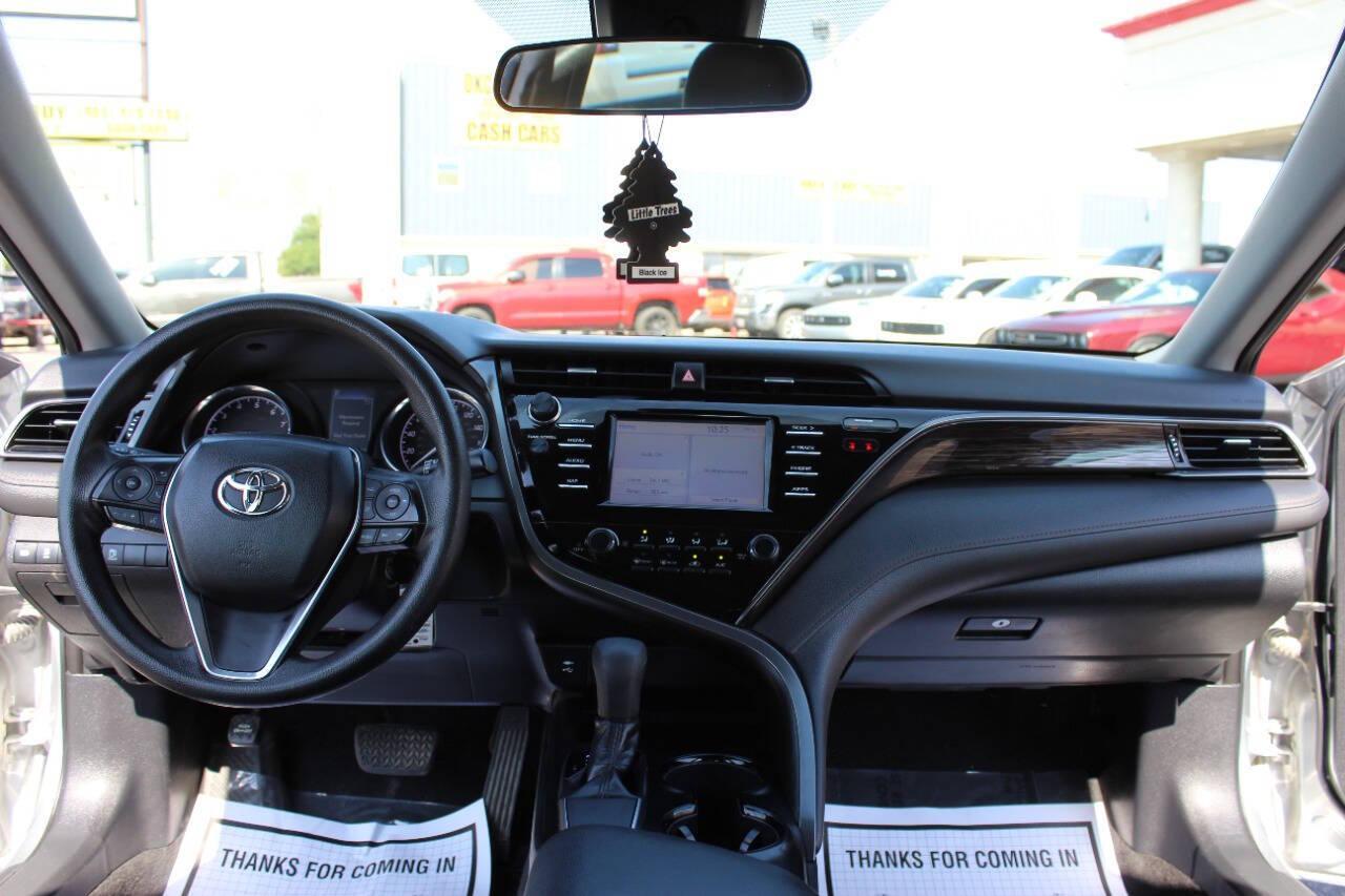 2019 Silver Toyota Camry LE (4T1B11HK9KU) with an 2.5L L4 DOHC 16V engine, 8A transmission, located at 4301 NW 39th , Oklahoma City, OK, 73112, (405) 949-5600, 35.512135, -97.598671 - NO DRIVERS LICENCE -NO FULL COVERAGE INSURANCE - NO CREDIT CHECK. COME ON OVER TO SUPERSPORTS, TAKE A LOOK AND TEST DRIVE. PLEASE GIVE US A CALL AT (405) 949-5600. NO LICENCIA DE CONDUCIR - NO SEGURO DE COBERTURA TOTAL - NO VERIFICACION DE CREDITO. VISITENOS EN SUPERSPORTS, MIRE NUESTRO - Photo#17