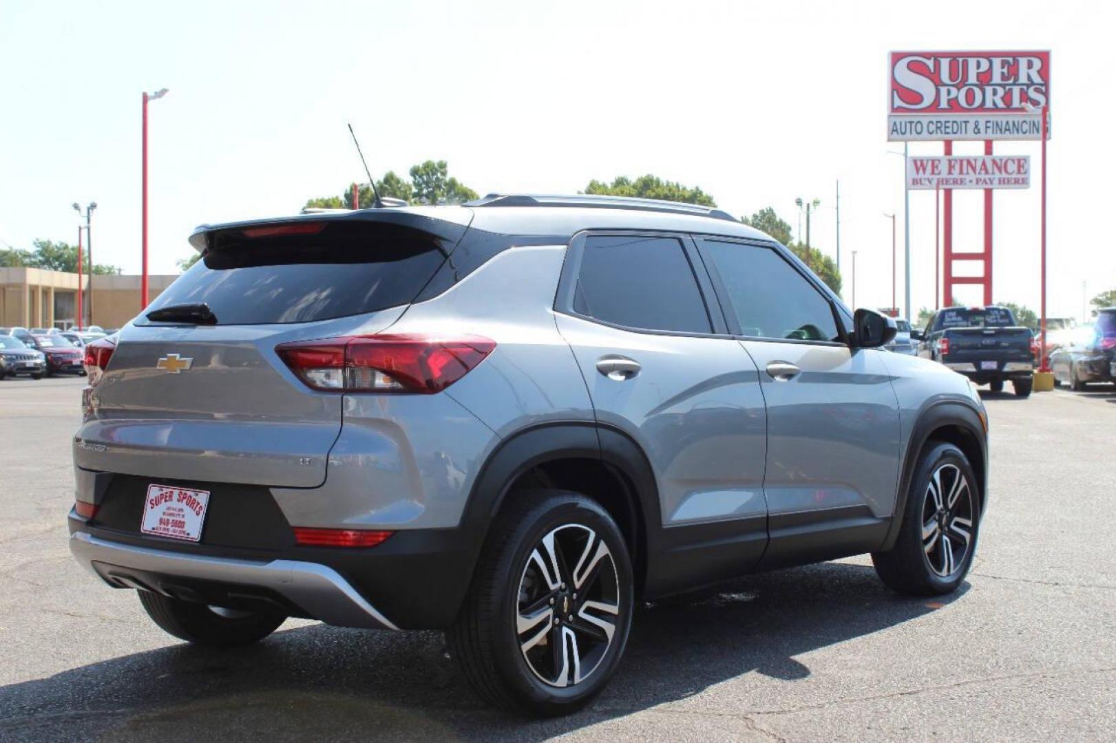 2023 Silver Chevrolet Trailblazer LT (KL79MPSL9PB) with an 1.3L L3 DOHC 12V engine, 9A transmission, located at 4301 NW 39th , Oklahoma City, OK, 73112, (405) 949-5600, 35.512135, -97.598671 - Photo#3