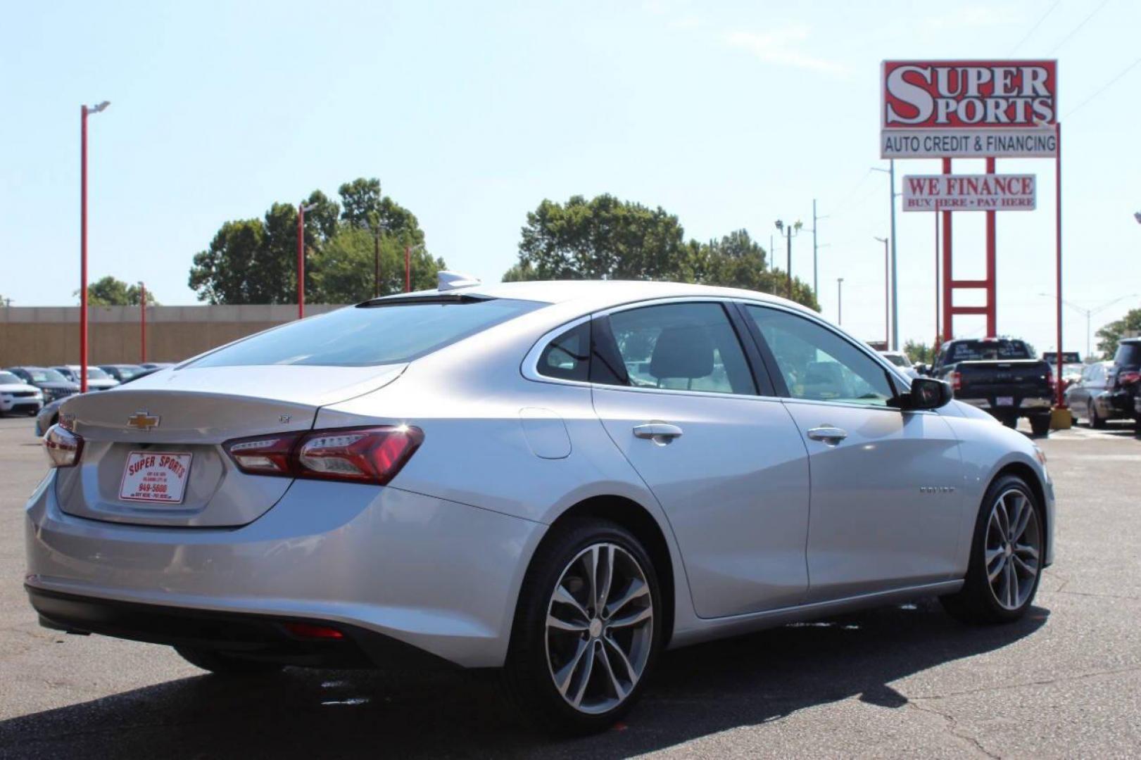 2021 Silver Chevrolet Malibu LT (1G1ZD5ST8MF) with an 1.5L L4 DOHC 16V engine, 6A transmission, located at 4301 NW 39th , Oklahoma City, OK, 73112, (405) 949-5600, 35.512135, -97.598671 - Photo#3