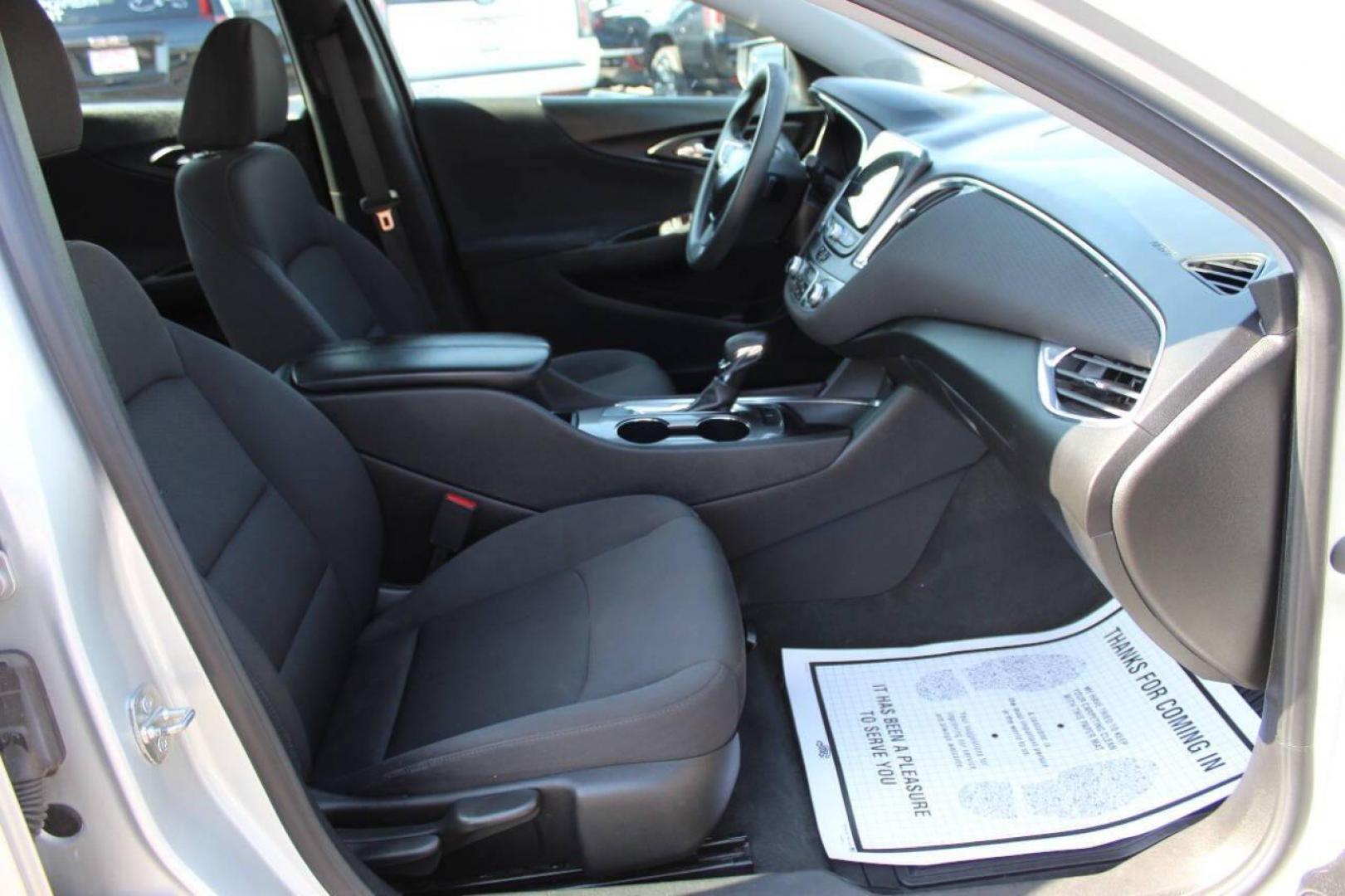 2021 Silver Chevrolet Malibu LT (1G1ZD5ST8MF) with an 1.5L L4 DOHC 16V engine, 6A transmission, located at 4301 NW 39th , Oklahoma City, OK, 73112, (405) 949-5600, 35.512135, -97.598671 - Photo#8