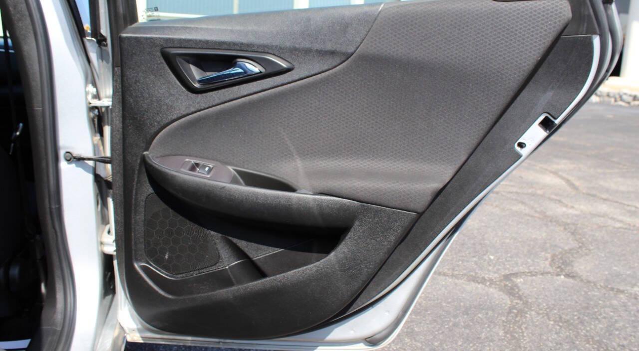 2021 Silver Chevrolet Malibu LT (1G1ZD5ST8MF) with an 1.5L L4 DOHC 16V engine, 6A transmission, located at 4301 NW 39th , Oklahoma City, OK, 73112, (405) 949-5600, 35.512135, -97.598671 - NO DRIVERS LICENCE -NO FULL COVERAGE INSURANCE - NO CREDIT CHECK. COME ON OVER TO SUPERSPORTS, TAKE A LOOK AND TEST DRIVE. PLEASE GIVE US A CALL AT (405) 949-5600. NO LICENCIA DE CONDUCIR - NO SEGURO DE COBERTURA TOTAL - NO VERIFICACION DE CREDITO. VISITENOS EN SUPERSPORTS, MIRE NUESTRO - Photo#11