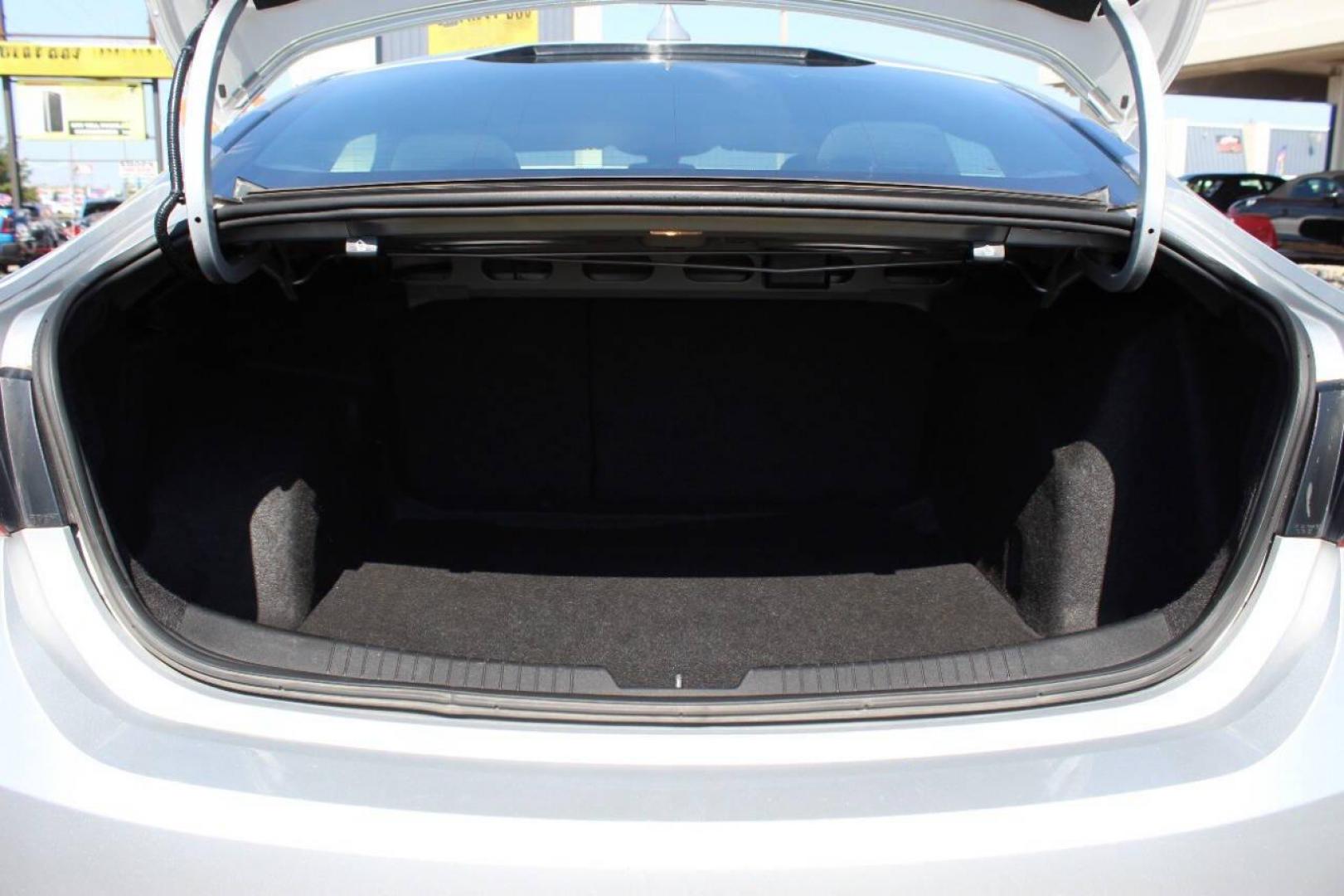 2021 Silver Chevrolet Malibu LT (1G1ZD5ST8MF) with an 1.5L L4 DOHC 16V engine, 6A transmission, located at 4301 NW 39th , Oklahoma City, OK, 73112, (405) 949-5600, 35.512135, -97.598671 - Photo#12