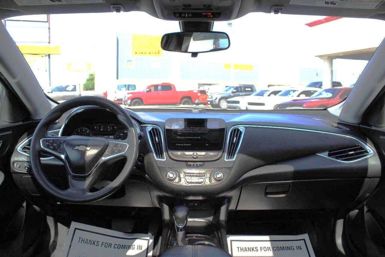 2021 Silver Chevrolet Malibu LT (1G1ZD5ST8MF) with an 1.5L L4 DOHC 16V engine, 6A transmission, located at 4301 NW 39th , Oklahoma City, OK, 73112, (405) 949-5600, 35.512135, -97.598671 - NO DRIVERS LICENCE -NO FULL COVERAGE INSURANCE - NO CREDIT CHECK. COME ON OVER TO SUPERSPORTS, TAKE A LOOK AND TEST DRIVE. PLEASE GIVE US A CALL AT (405) 949-5600. NO LICENCIA DE CONDUCIR - NO SEGURO DE COBERTURA TOTAL - NO VERIFICACION DE CREDITO. VISITENOS EN SUPERSPORTS, MIRE NUESTRO - Photo#17