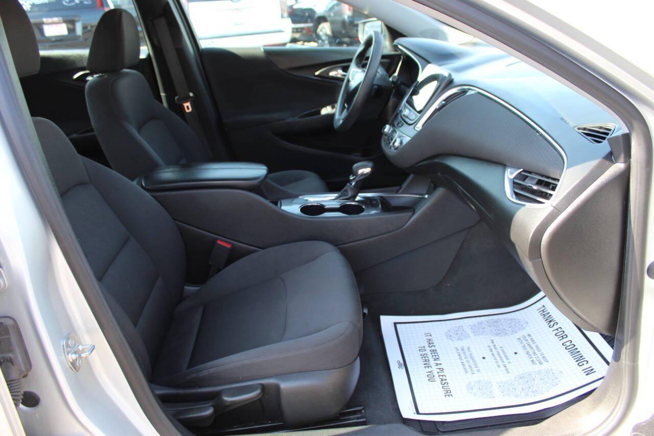 2021 Silver Chevrolet Malibu LT (1G1ZD5ST8MF) with an 1.5L I4 Turbocharger 1.5L I4 engine, CVT transmission, located at 4301 NW 39th , Oklahoma City, OK, 73112, (405) 949-5600, 35.512135, -97.598671 - SPEND SMART --- BUY FROM SUPER SPORTS. ALL PRICES, DOWN PAYMENTS, PAYMENTS, AND FINANCE TERMS ARE NEGOTIABLE AT THE TIME OF APPROVAL. WE WILL WORK WITH YOU TO FIT YOUR BUDGET. WE WILL EVEN LOWER AND ADJUST THE NUMBERS TO HELP MAKE THE VEHICLE MORE AFFORDABLE FOR YOU. Our financing progra- Photo#8