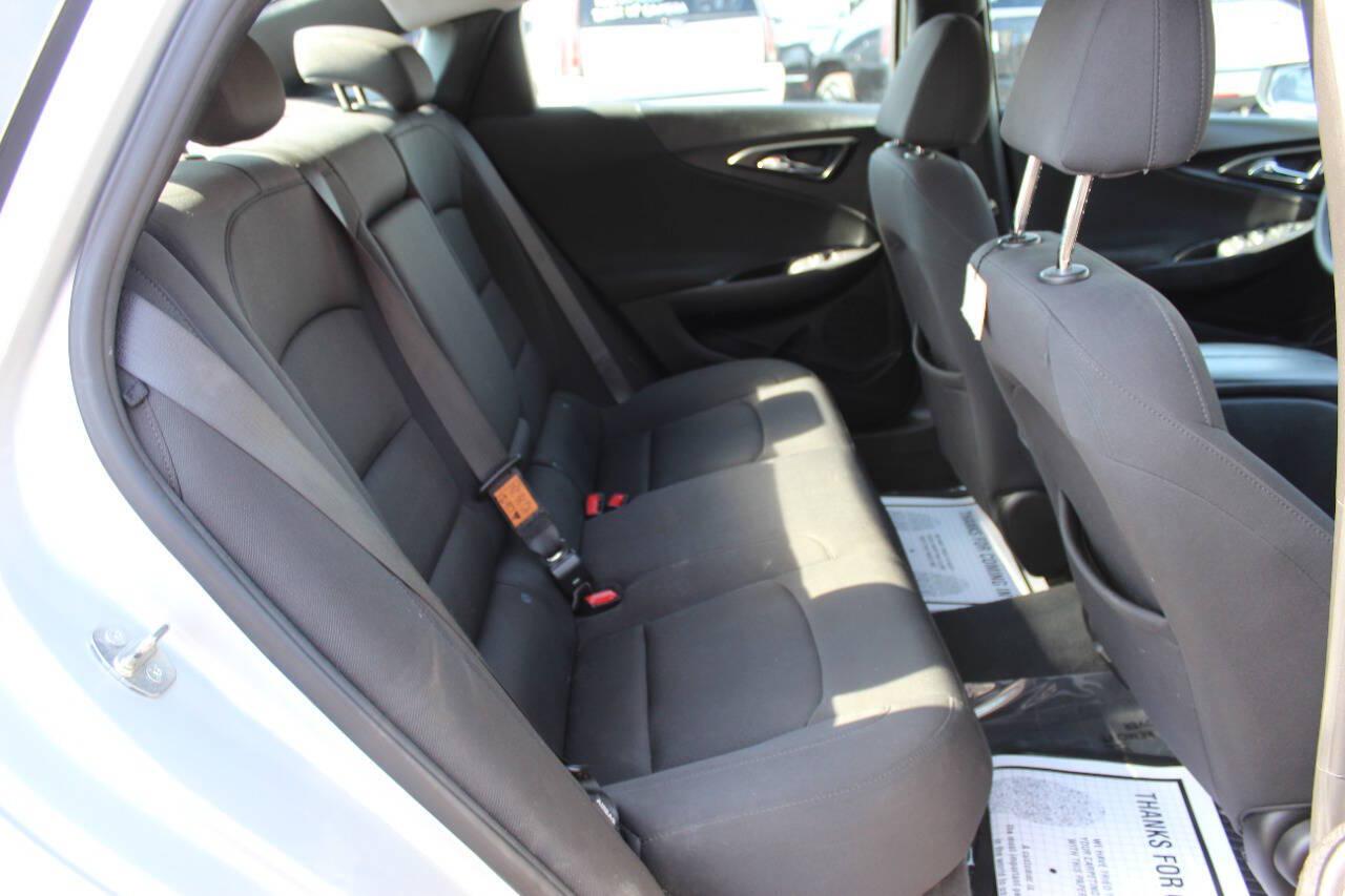 2021 Silver Chevrolet Malibu LT (1G1ZD5ST8MF) with an 1.5L I4 Turbocharger 1.5L I4 engine, CVT transmission, located at 4301 NW 39th , Oklahoma City, OK, 73112, (405) 949-5600, 35.512135, -97.598671 - SPEND SMART --- BUY FROM SUPER SPORTS. ALL PRICES, DOWN PAYMENTS, PAYMENTS, AND FINANCE TERMS ARE NEGOTIABLE AT THE TIME OF APPROVAL. WE WILL WORK WITH YOU TO FIT YOUR BUDGET. WE WILL EVEN LOWER AND ADJUST THE NUMBERS TO HELP MAKE THE VEHICLE MORE AFFORDABLE FOR YOU. Our financing progra- Photo#10