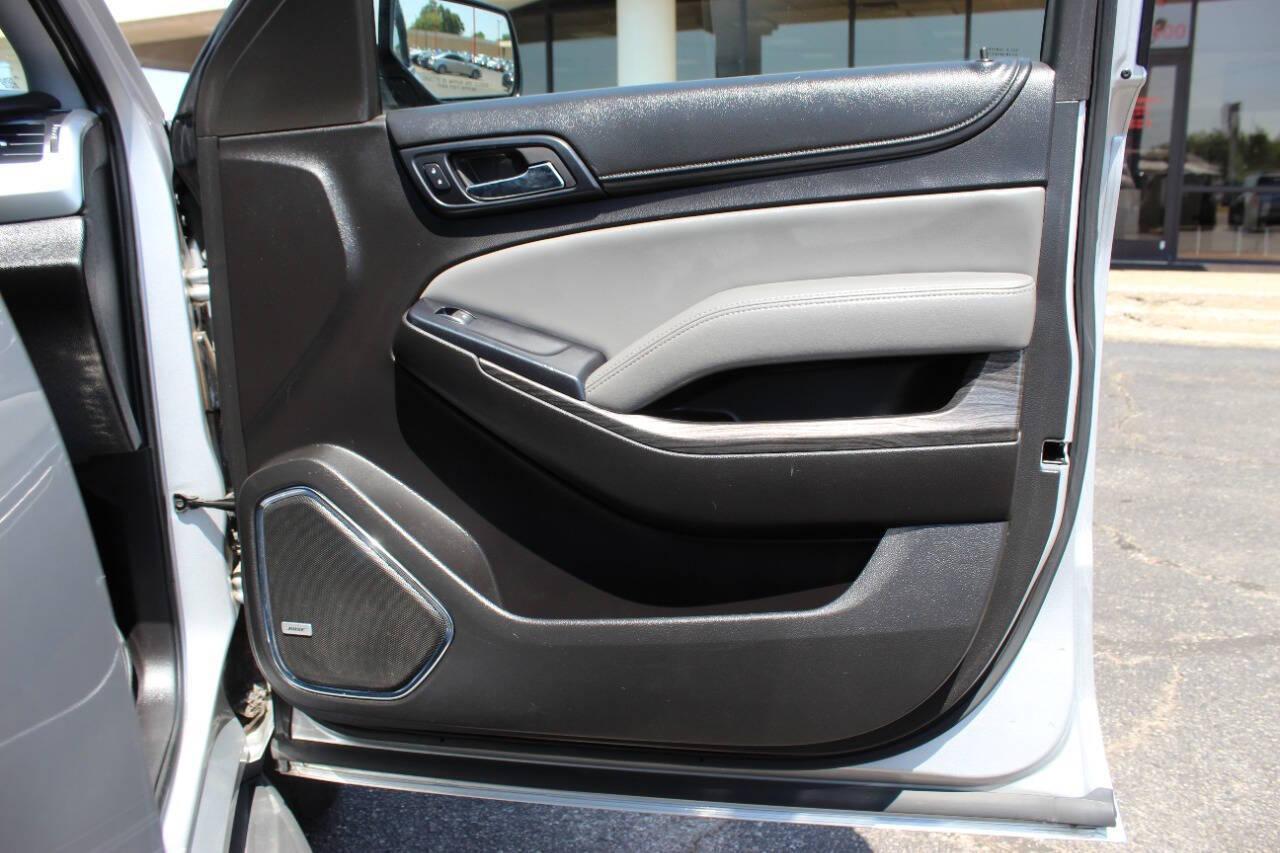 2015 Silver Chevrolet Tahoe LT 2WD (1GNSCBKC9FR) with an 5.3L V8 OHV 16V engine, 6-Speed Automatic transmission, located at 4301 NW 39th , Oklahoma City, OK, 73112, (405) 949-5600, 35.512135, -97.598671 - NO DRIVERS LICENCE -NO FULL COVERAGE INSURANCE - NO CREDIT CHECK. COME ON OVER TO SUPERSPORTS, TAKE A LOOK AND TEST DRIVE. PLEASE GIVE US A CALL AT (405) 949-5600. NO LICENCIA DE CONDUCIR - NO SEGURO DE COBERTURA TOTAL - NO VERIFICACION DE CREDITO. VISITENOS EN SUPERSPORTS, MIRE NUESTRO - Photo#9